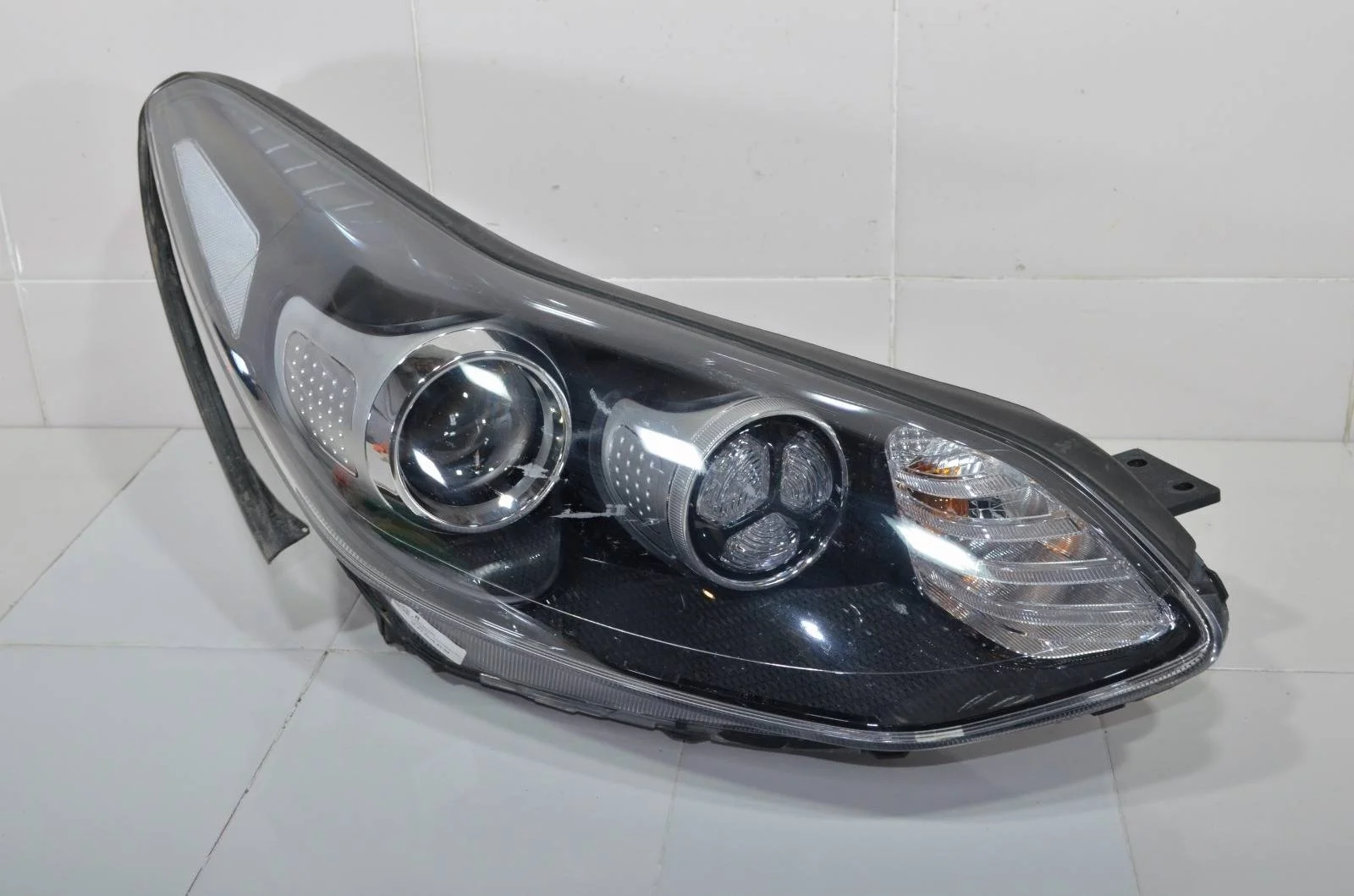 Фара KIA SPORTAGE 2016+ 92102F1010 4 QLE, правая