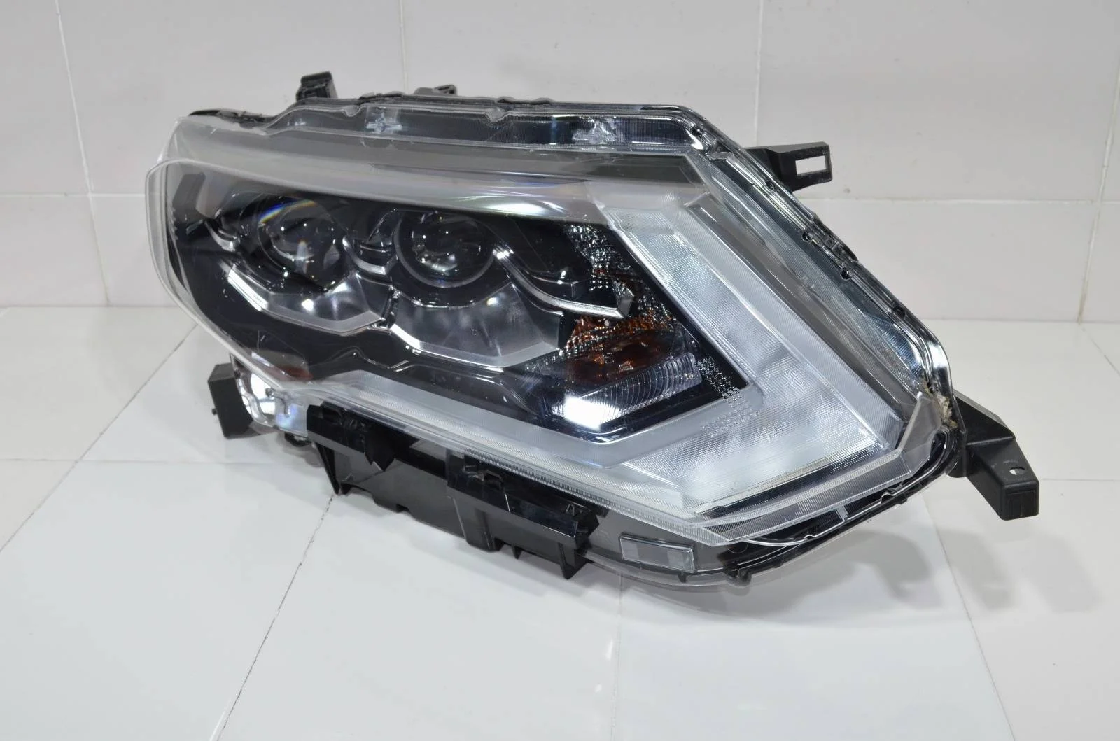 Фара NISSAN X-TRAIL 2017+ 260106FP8B T32, правая