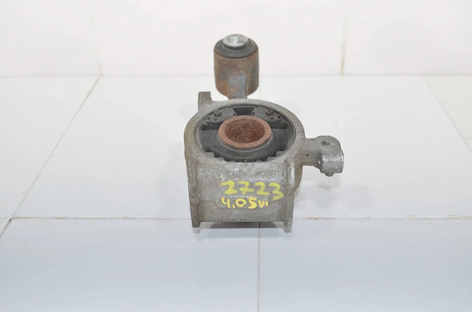 Опора двигателя NISSAN PATHFINDER 2012+ 113604RA0A R52, задняя