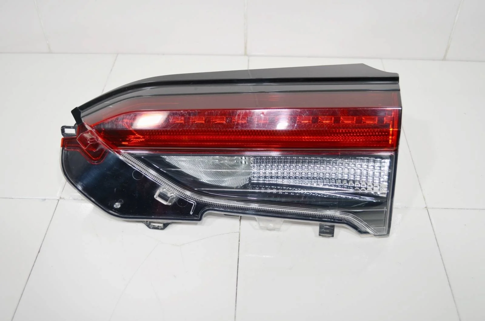 Фонарь TOYOTA RAV4 2018+ 8158142080 A50, правый