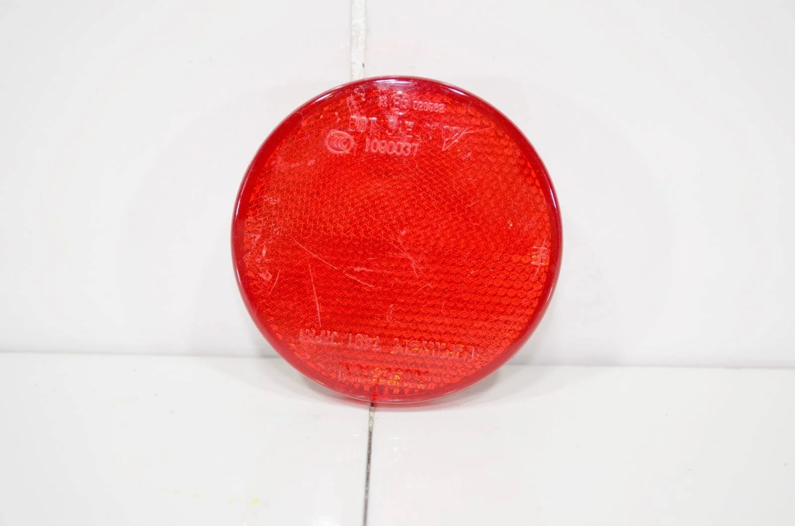 Отражатель NISSAN JUKE 2014+ 26560EQ00A F15, задний