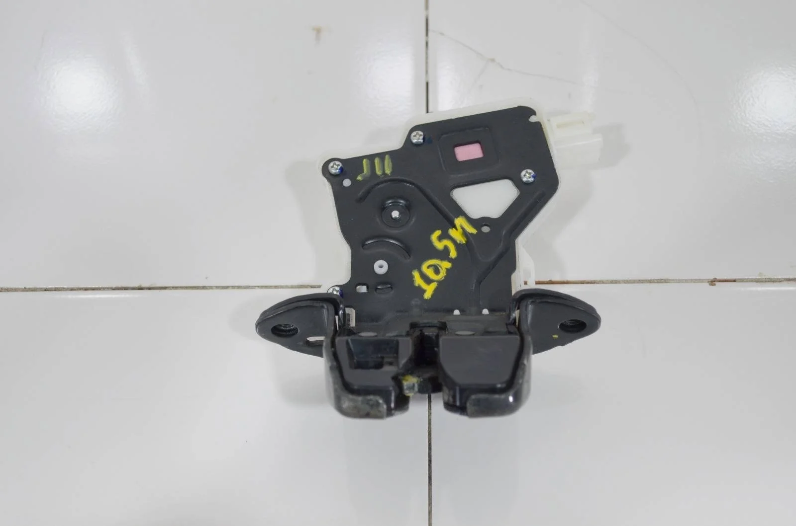 Замок багажника NISSAN QASHQAI 2013+ 905024EA0B J11