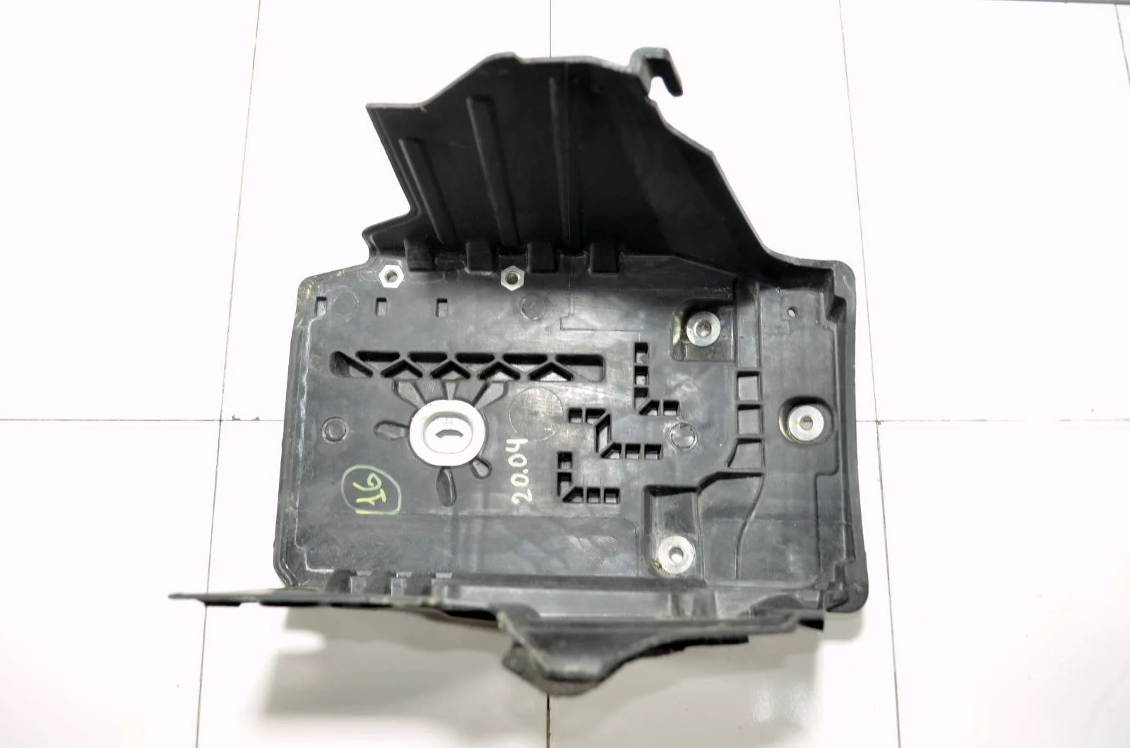 Площадка аккумулятора LAND ROVER DISCOVERY SPORT 2015+ LR023753 L550