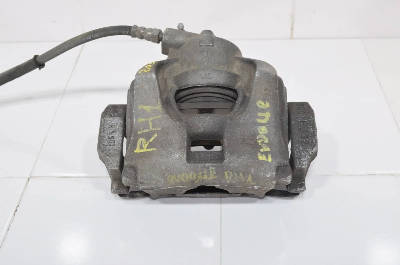 Суппорт тормозной Land Rover RANGE ROVER EVOQUE 2011+ LR015386 L538, передний правый