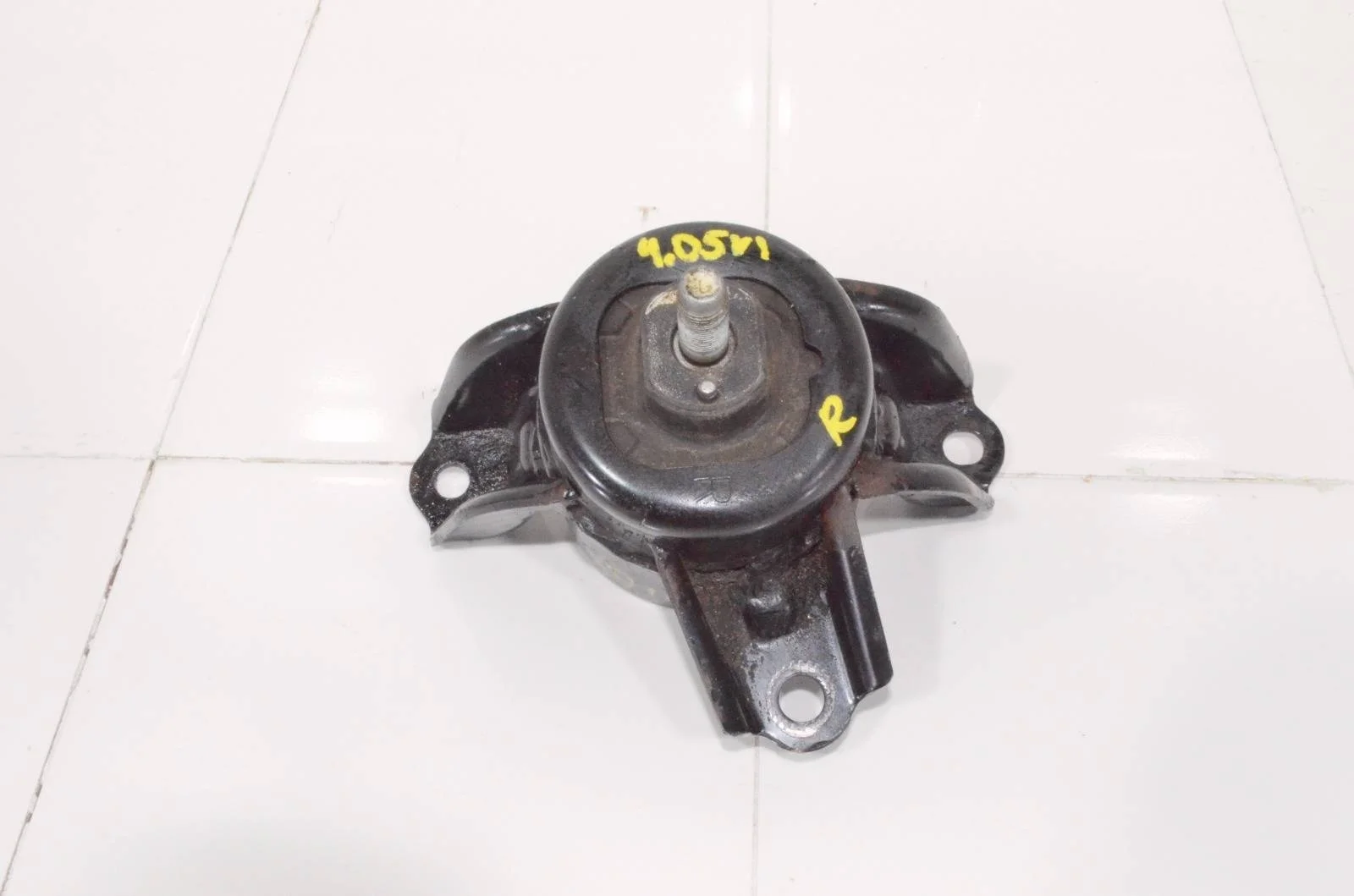 Опора двигателя HYUNDAI Solaris 2011 218104L000 RB, правая