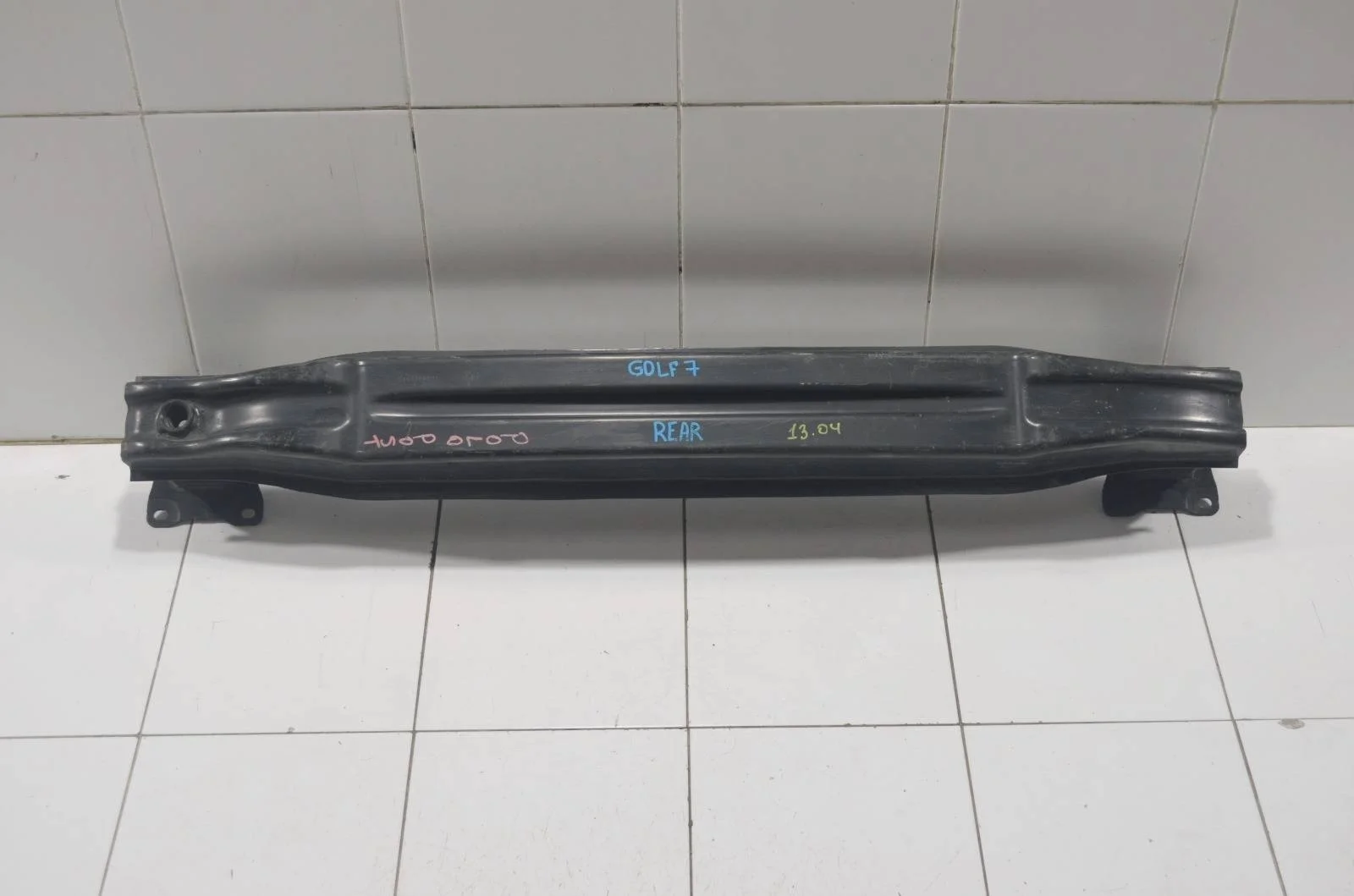 Усилитель бампера Volkswagen GOLF 5G0807305B MK7, задний