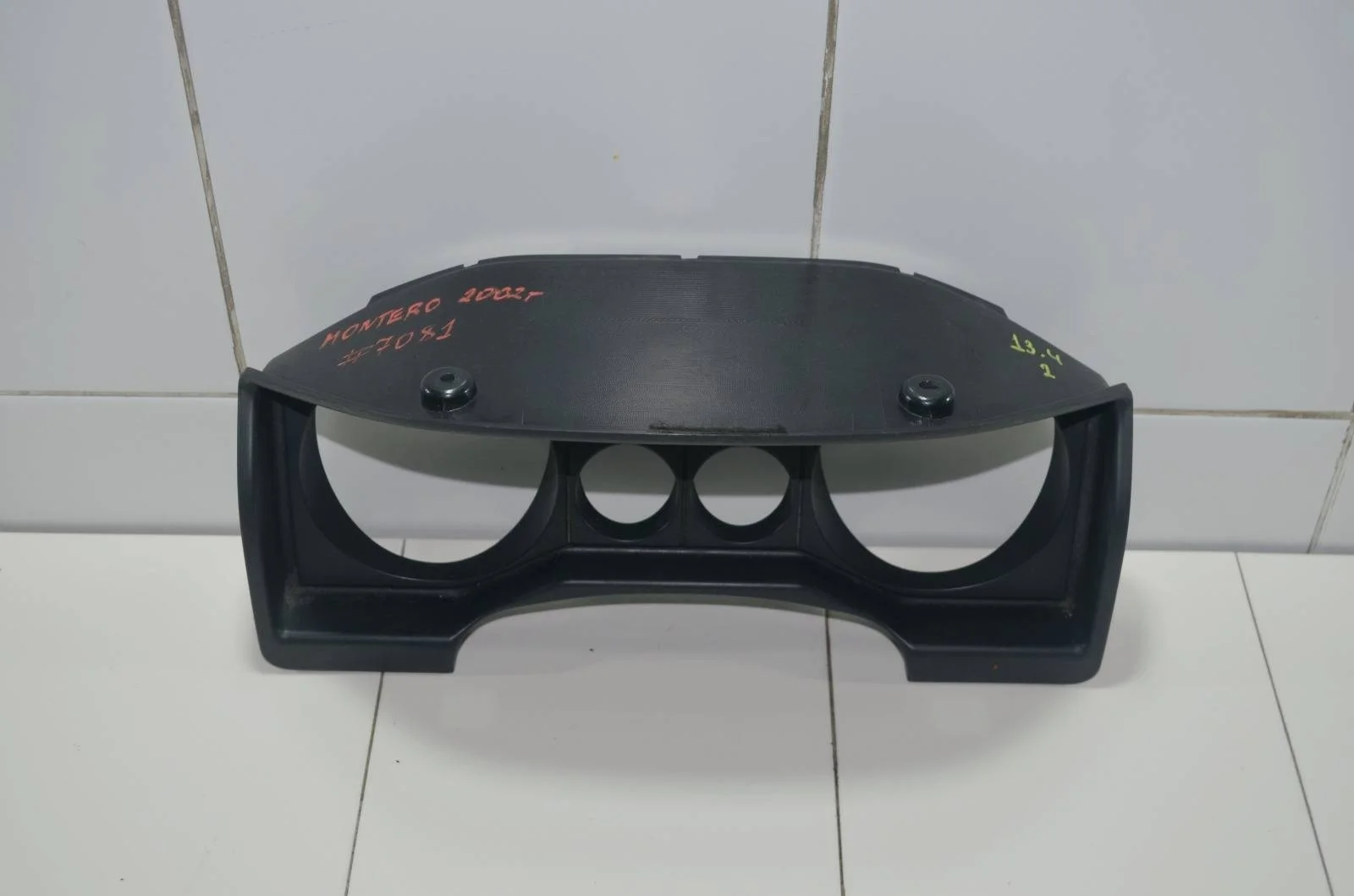 Накладка приборной панели MITSUBISHI MONTERO MR402460 V60