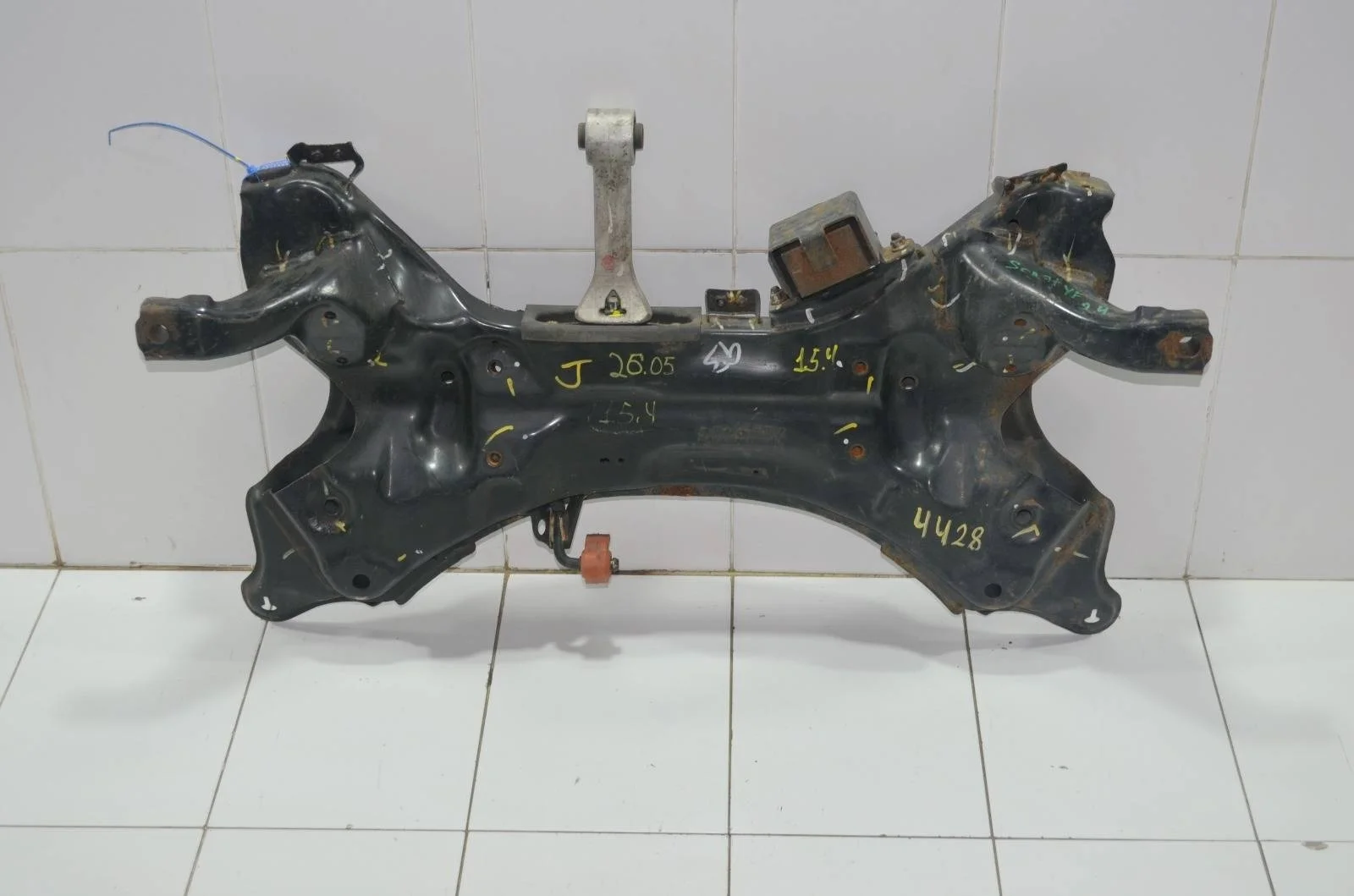 Подрамник HYUNDAI SONATA 624002T100 YF, передний