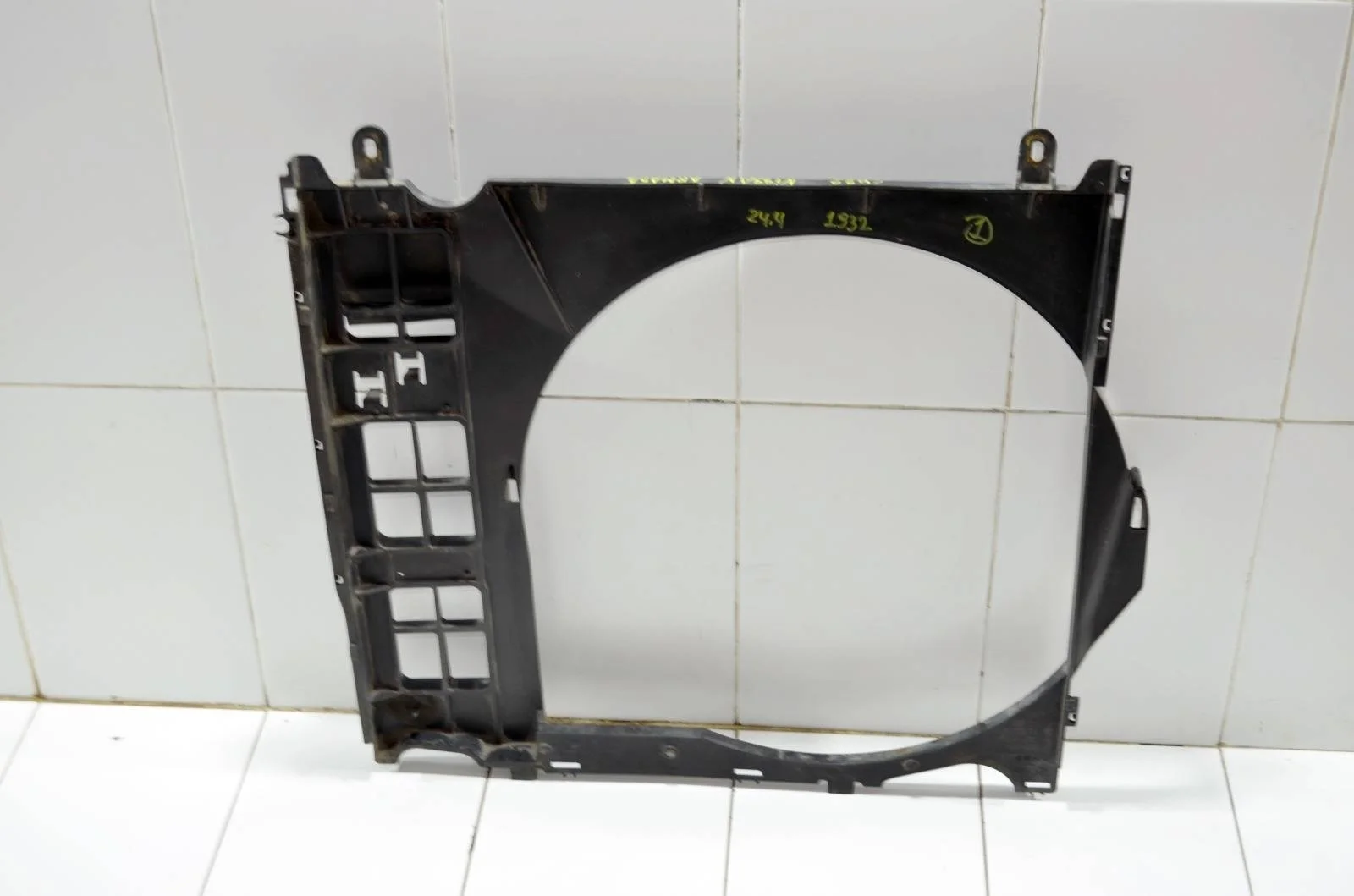 Диффузор вентилятора NISSAN TITAN 2003+ 214767S000 A60