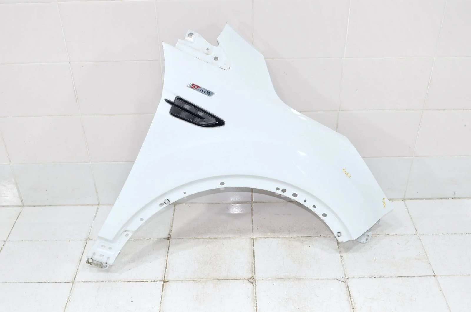 Крыло Ford Kuga 2016+ 2344151 CBS, переднее правое