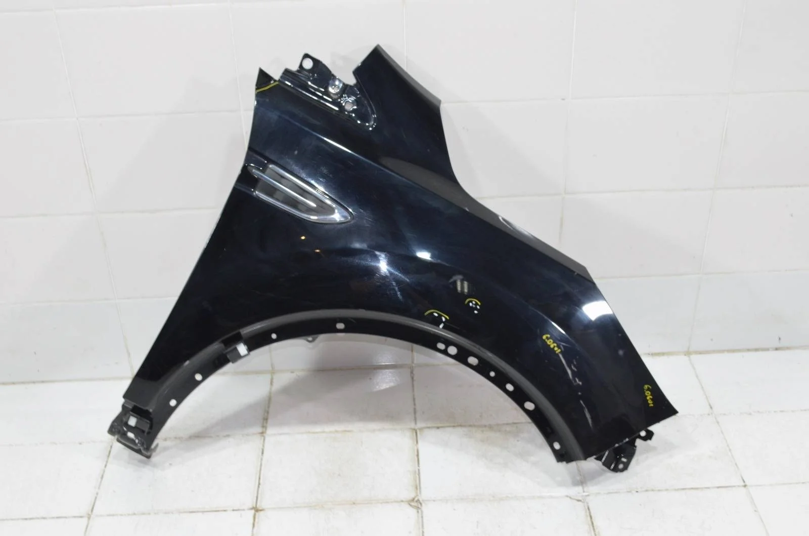 Крыло Ford Kuga 2016+ 2344151 CBS, переднее правое