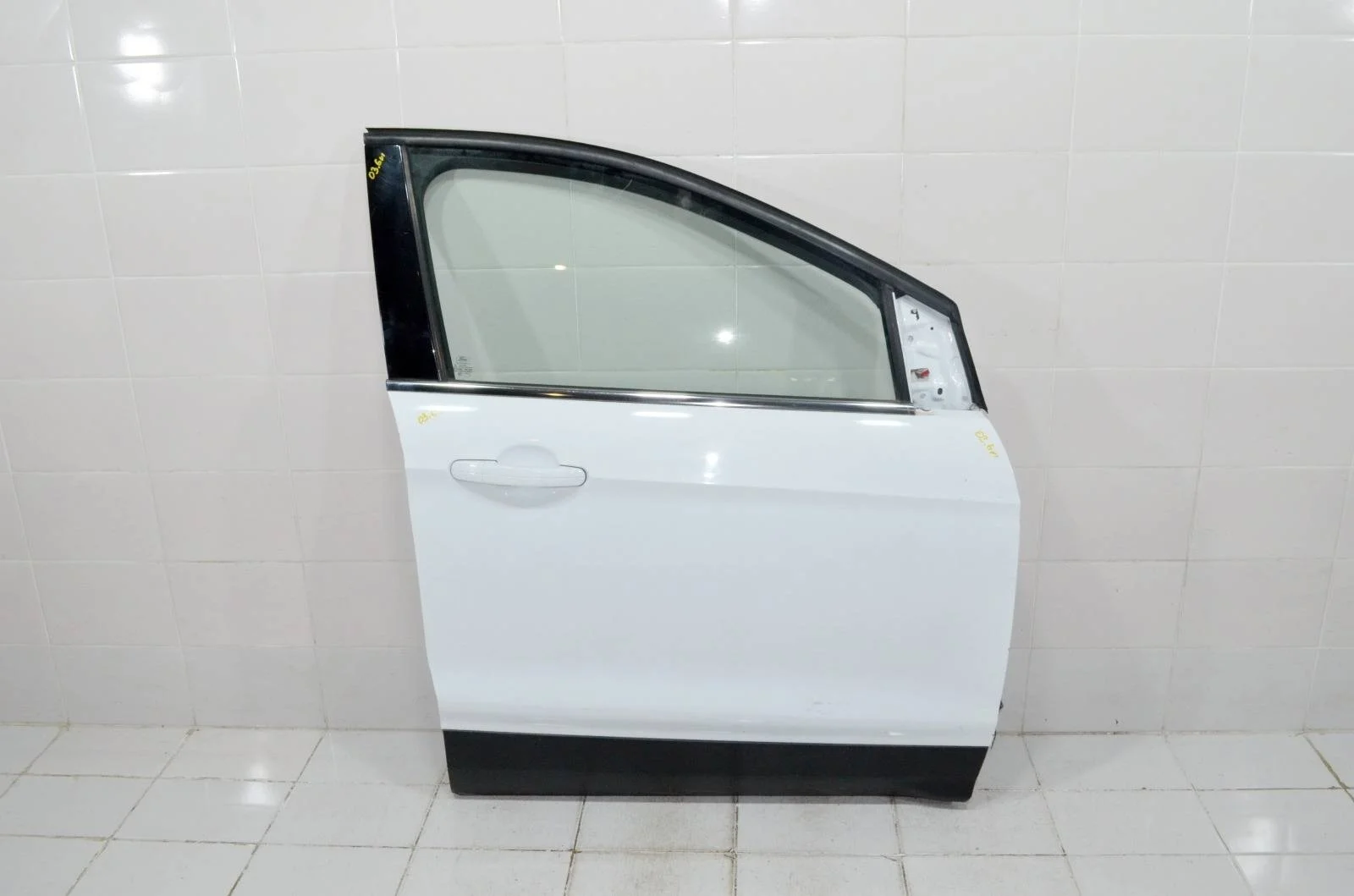 Дверь Ford Kuga 2012+ 2387793 CBS, передняя правая