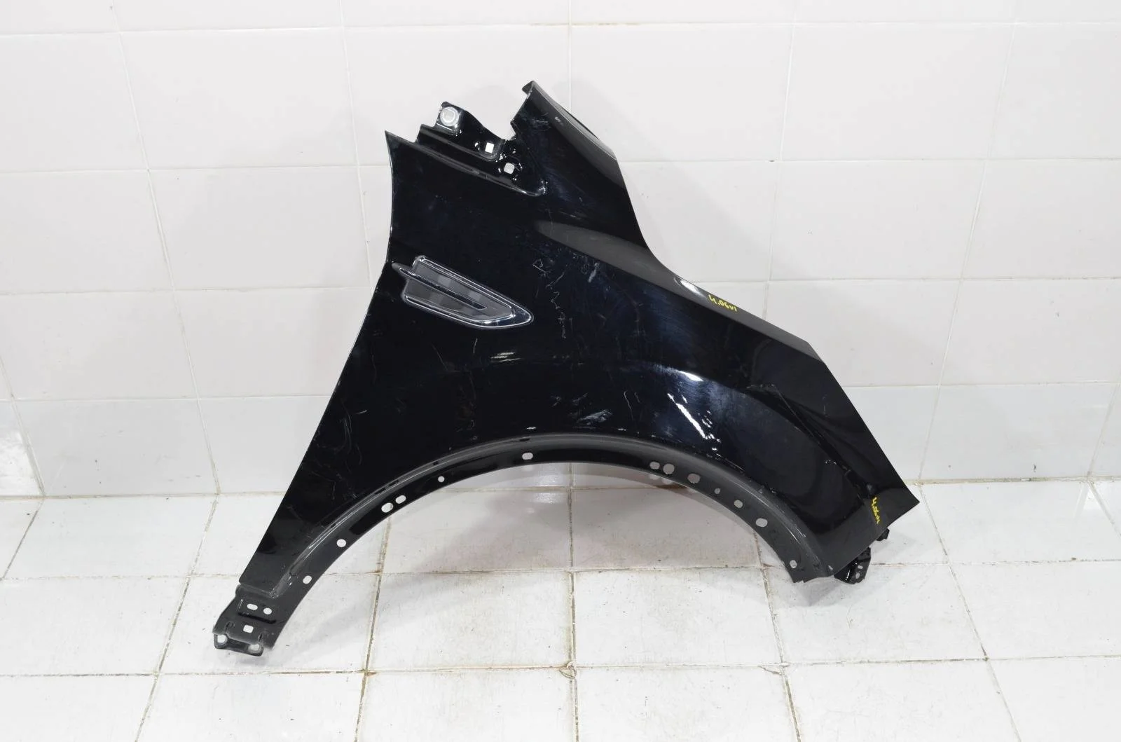 Крыло Ford Kuga 2016+ 2344151 CBS, переднее правое