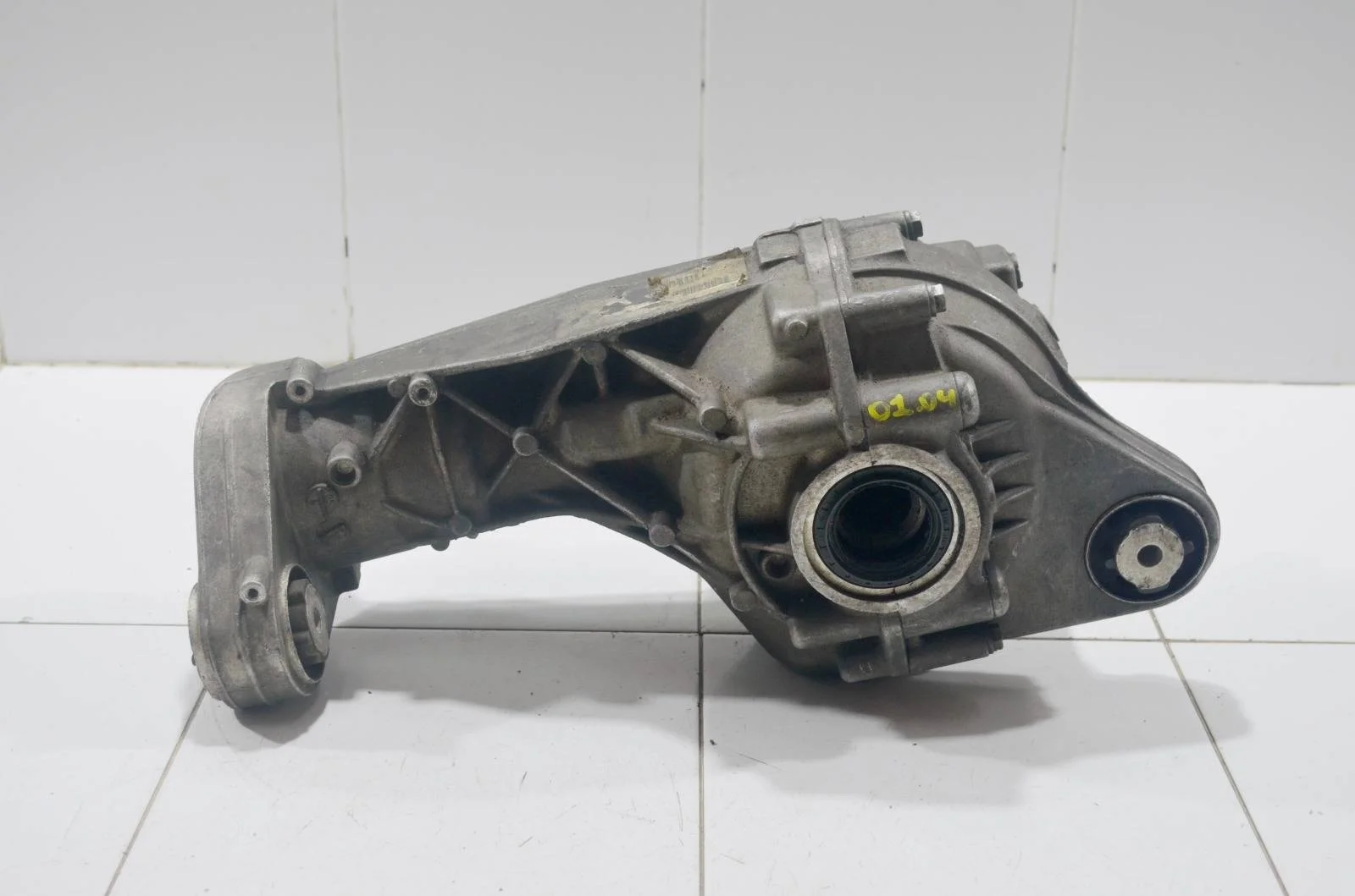 Редуктор VOLKSWAGEN TOUAREG 4460310021 7L6, передний