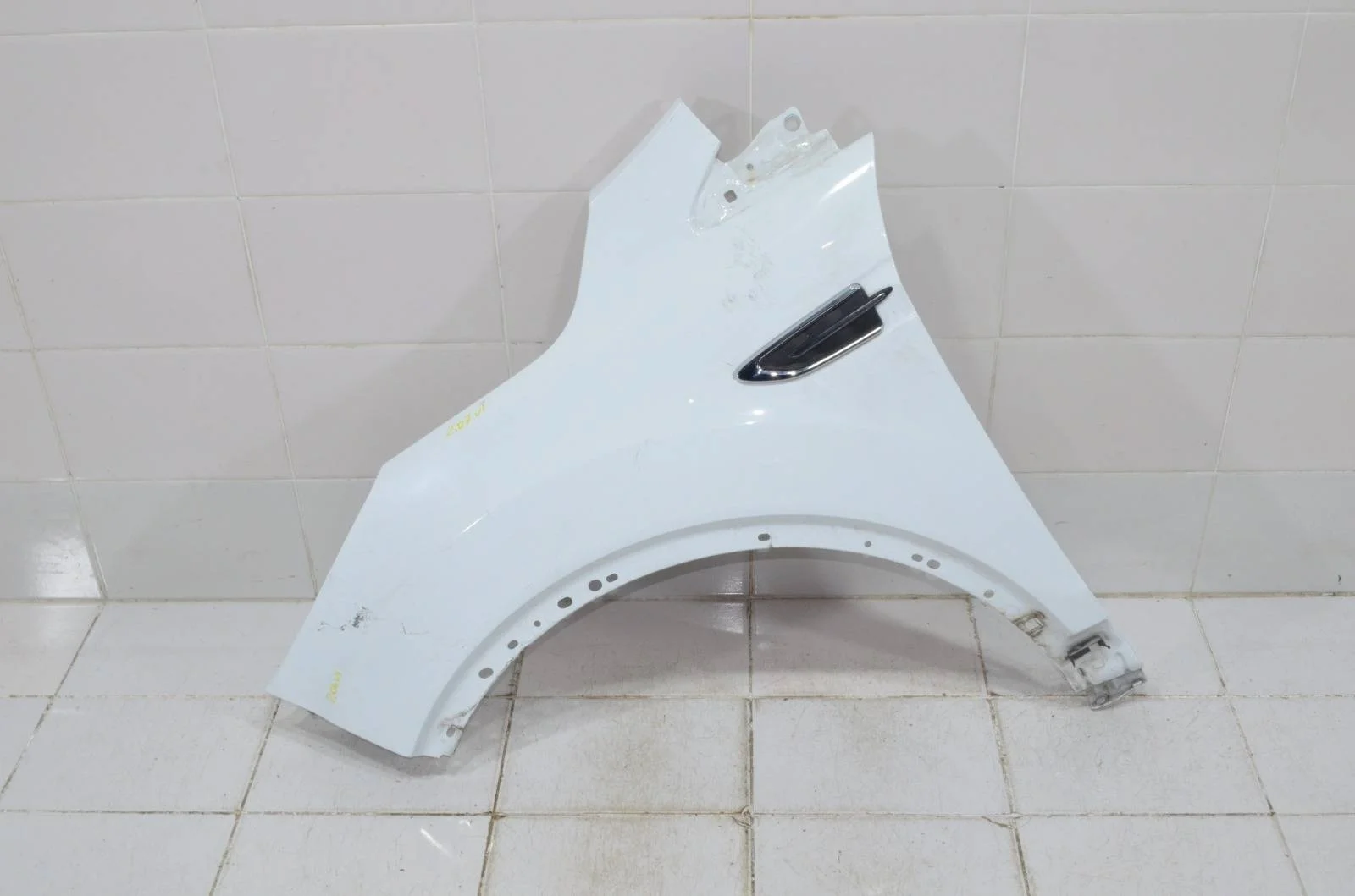 Крыло Ford Kuga 2016+ 2344153 CBS, переднее левое