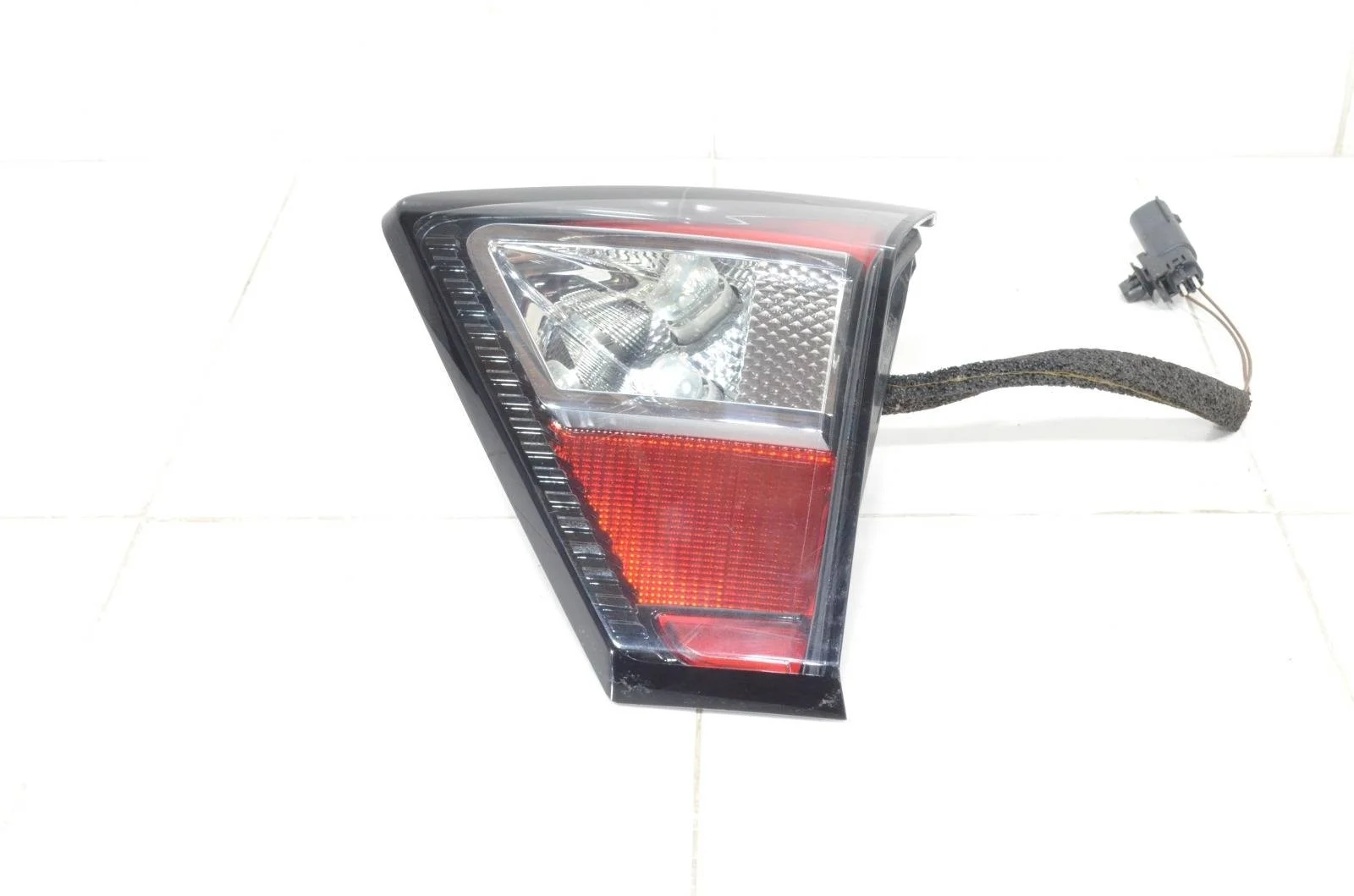 Фонарь Ford Kuga 2016+ 2247367 CBS, правый