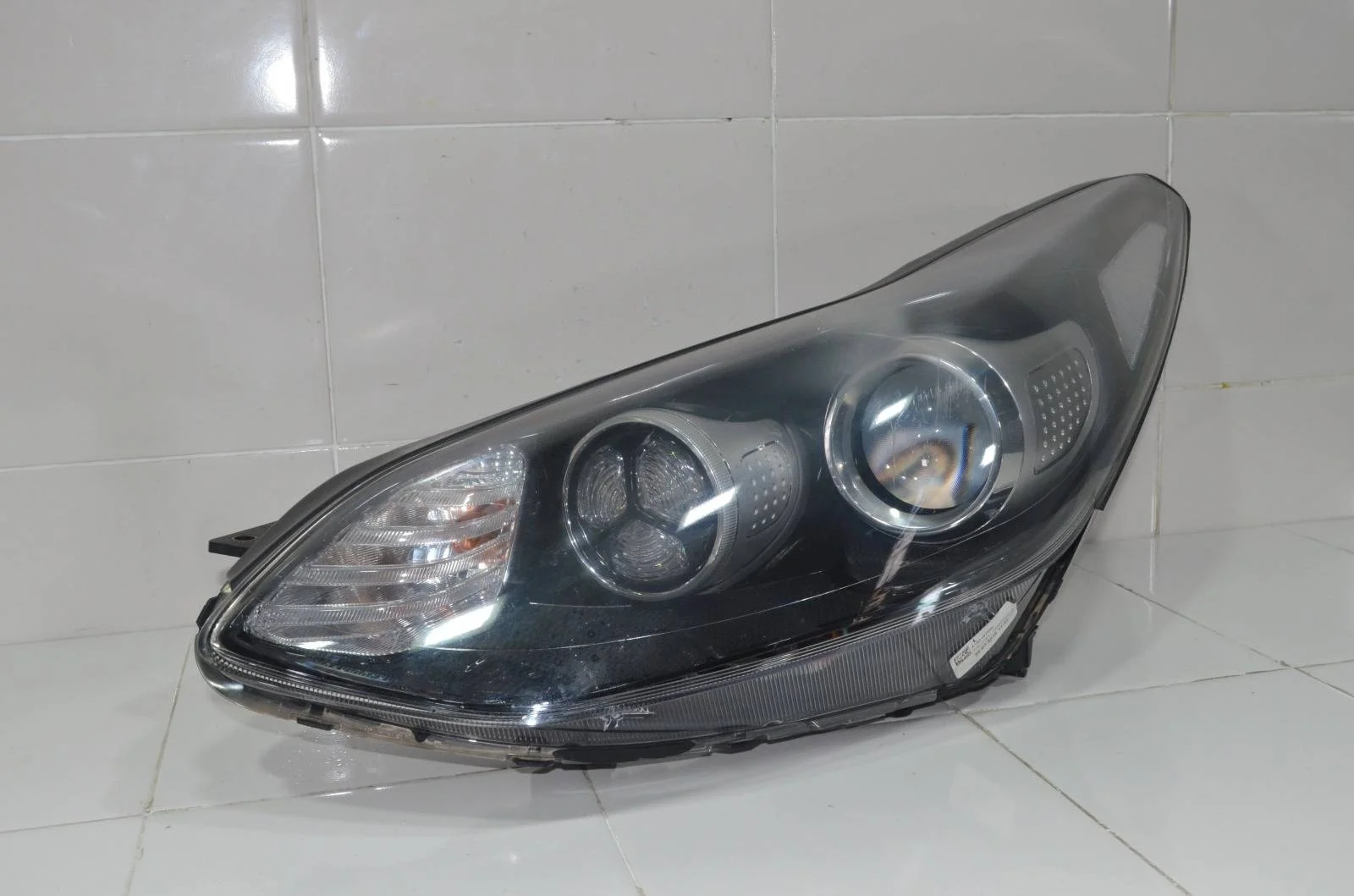Фара KIA SPORTAGE 2016+ 92101F1010 4 QLE, левая