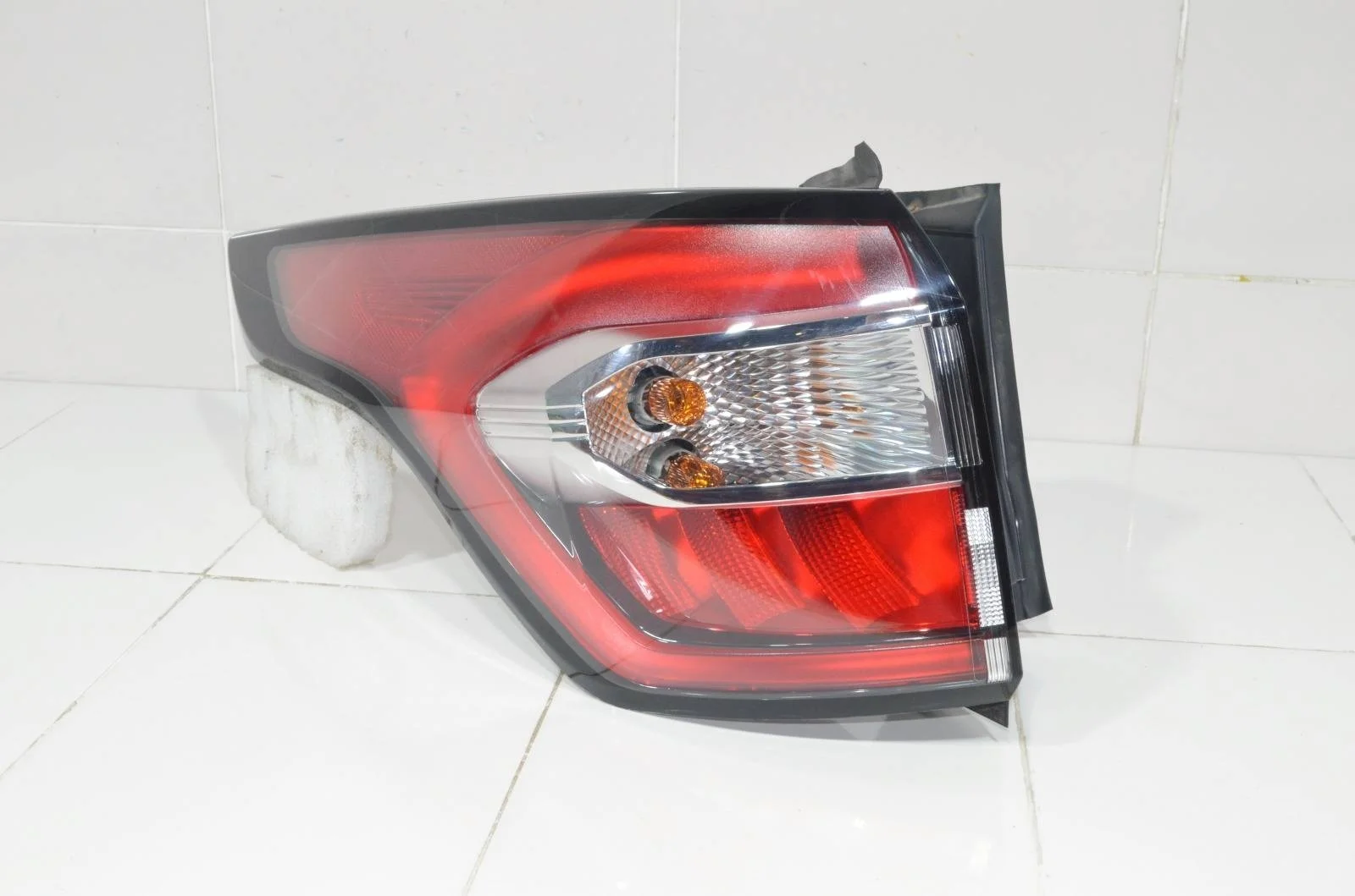 Фонарь Ford Kuga 2016+ 2069450 CBS, левый