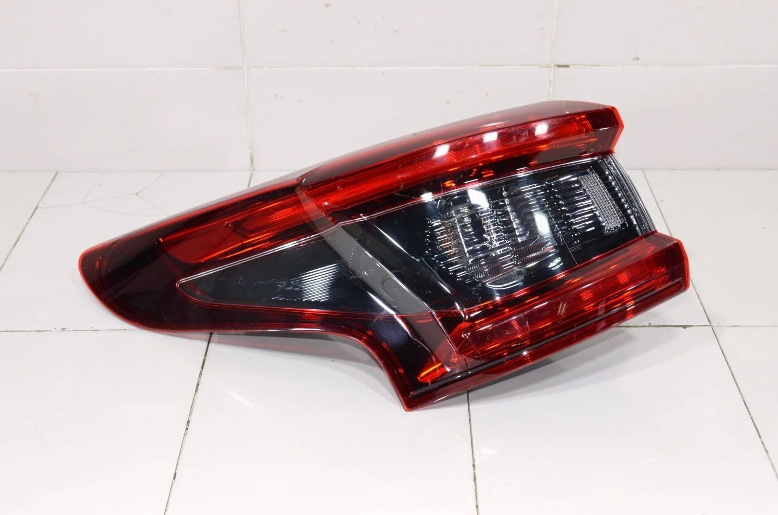 Фонарь NISSAN QASHQAI 2017+ 26555HV00A J11, левый