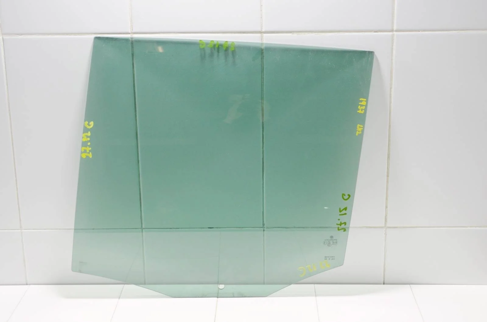 Стекло двери VOLKSWAGEN TIGUAN 2010 5N0845025A 5N, заднее левое