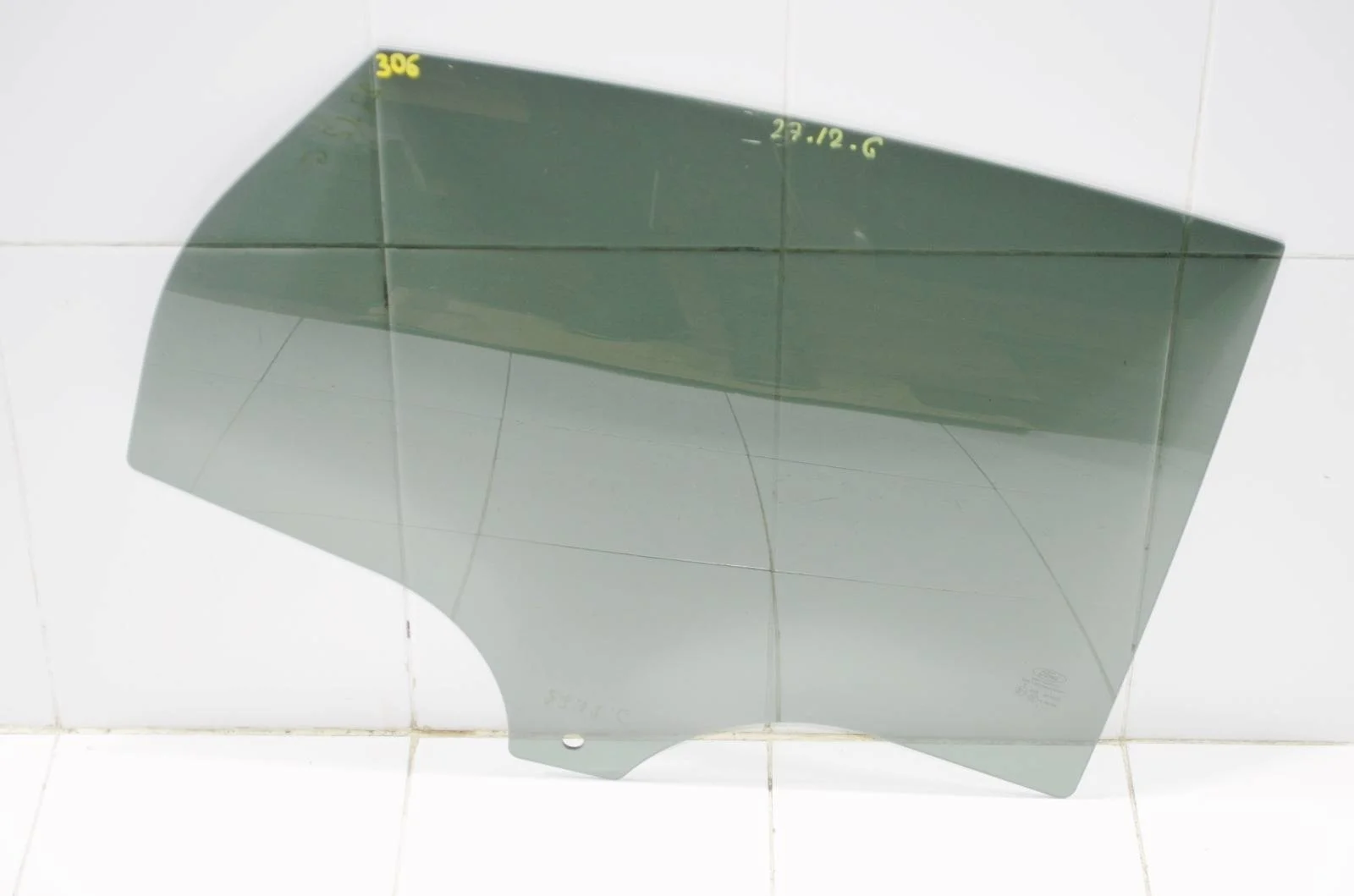 Стекло двери Ford Focus 2015 1706321 CB8, заднее правое