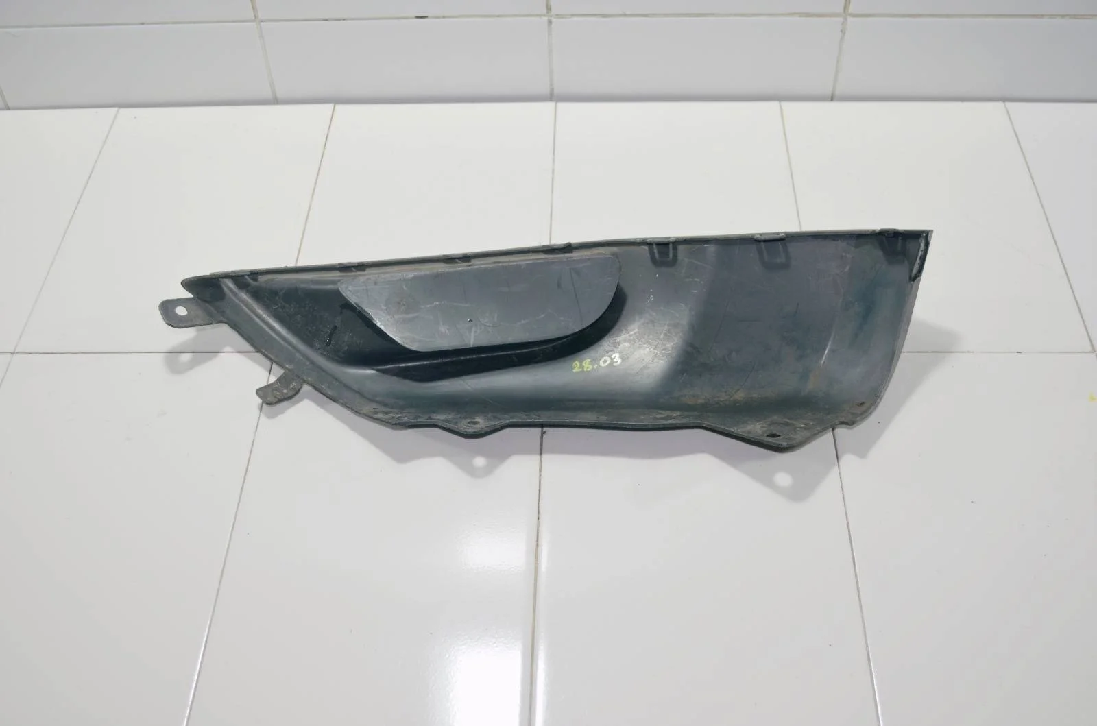 Накладка бампера MITSUBISHI OUTLANDER 6400A470 CW4W, передняя правая