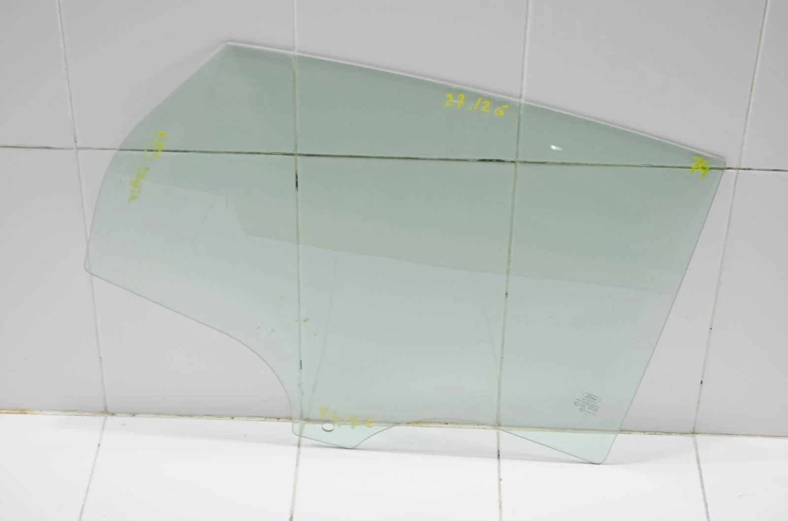 Стекло двери Ford Focus 2015 1706320 CB8, заднее правое