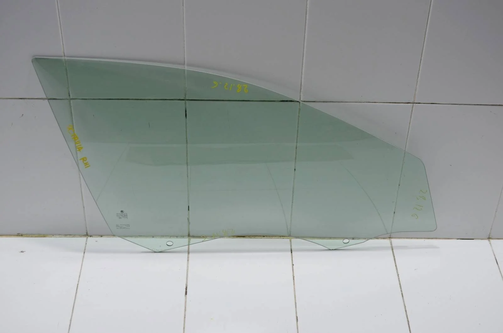 Стекло двери SKODA OCTAVIA 2013 5E0845202A A7, переднее правое