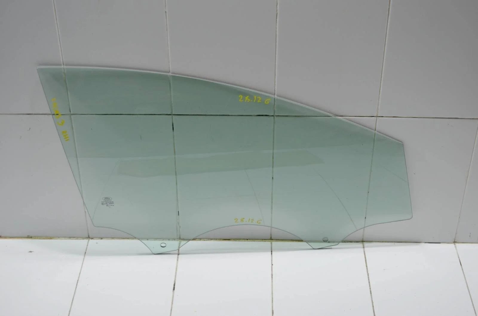 Стекло двери Ford Focus 2015 5298774 CEW, переднее правое