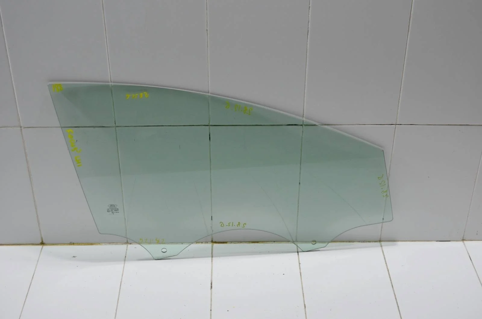 Стекло двери Ford Focus 2015 5298774 CEW, переднее правое