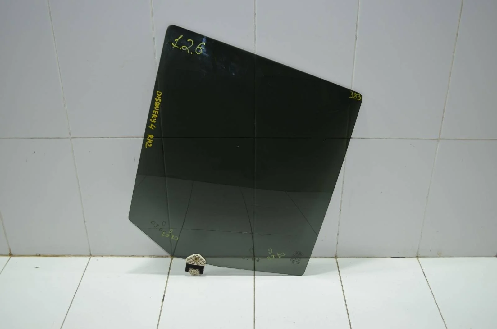 Стекло двери LAND ROVER DISCOVERY 2009—2017 CVB500300 L319, заднее правое