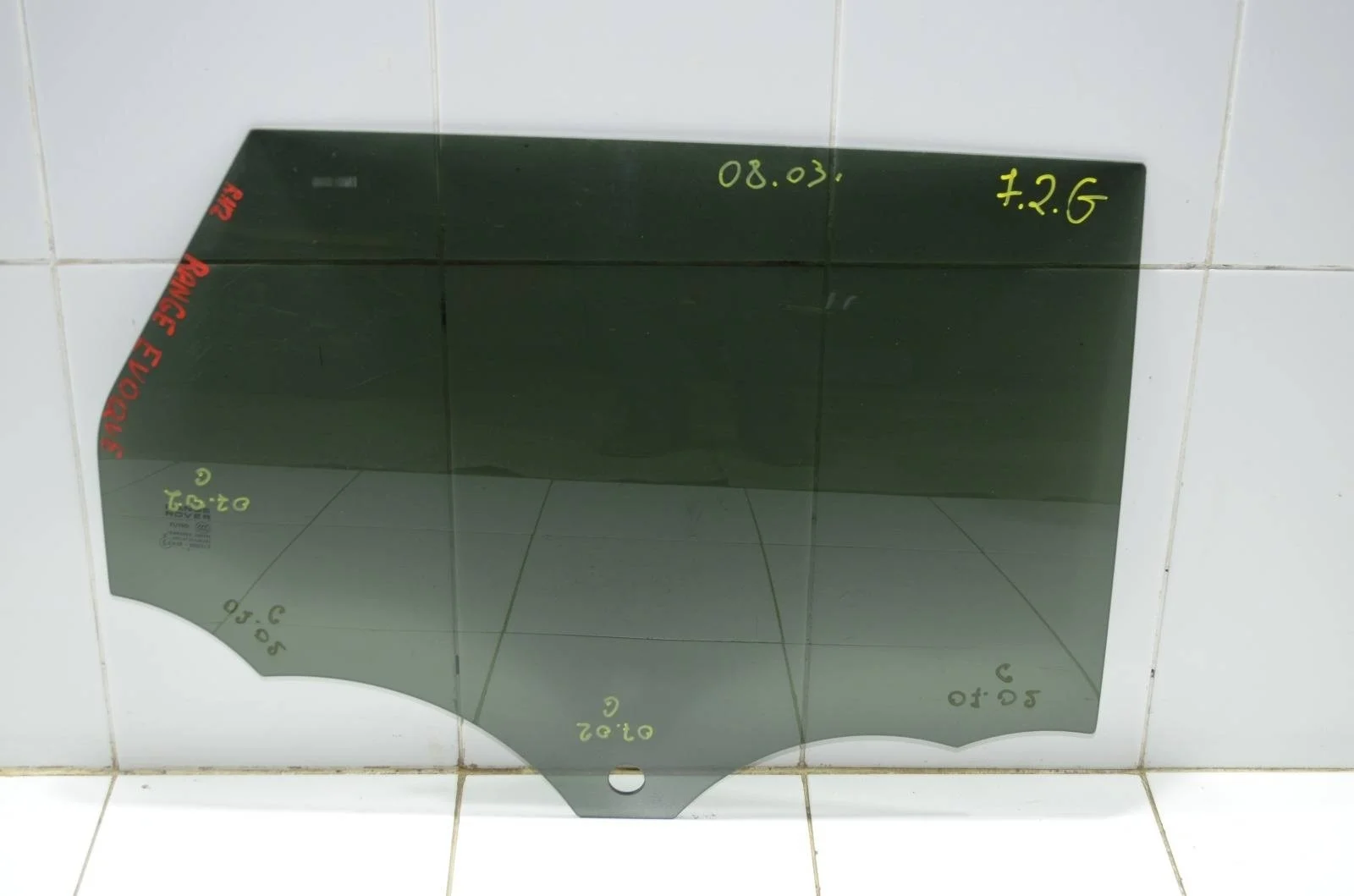 Стекло двери Land Rover RANGE ROVER EVOQUE 2011-2018 LR026714 L538, заднее правое