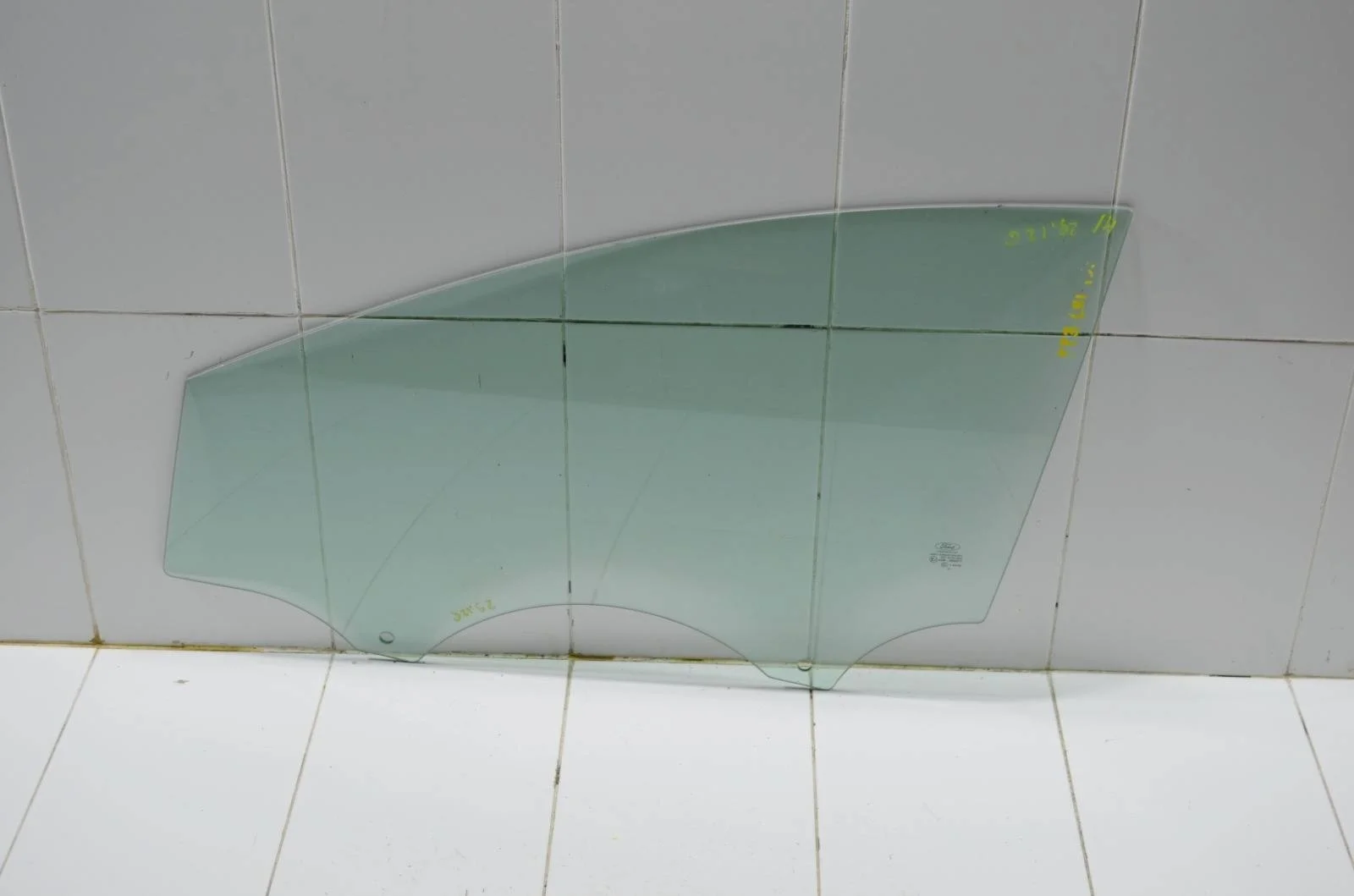 Стекло двери Ford Focus 2015 5298775 CEW, переднее левое
