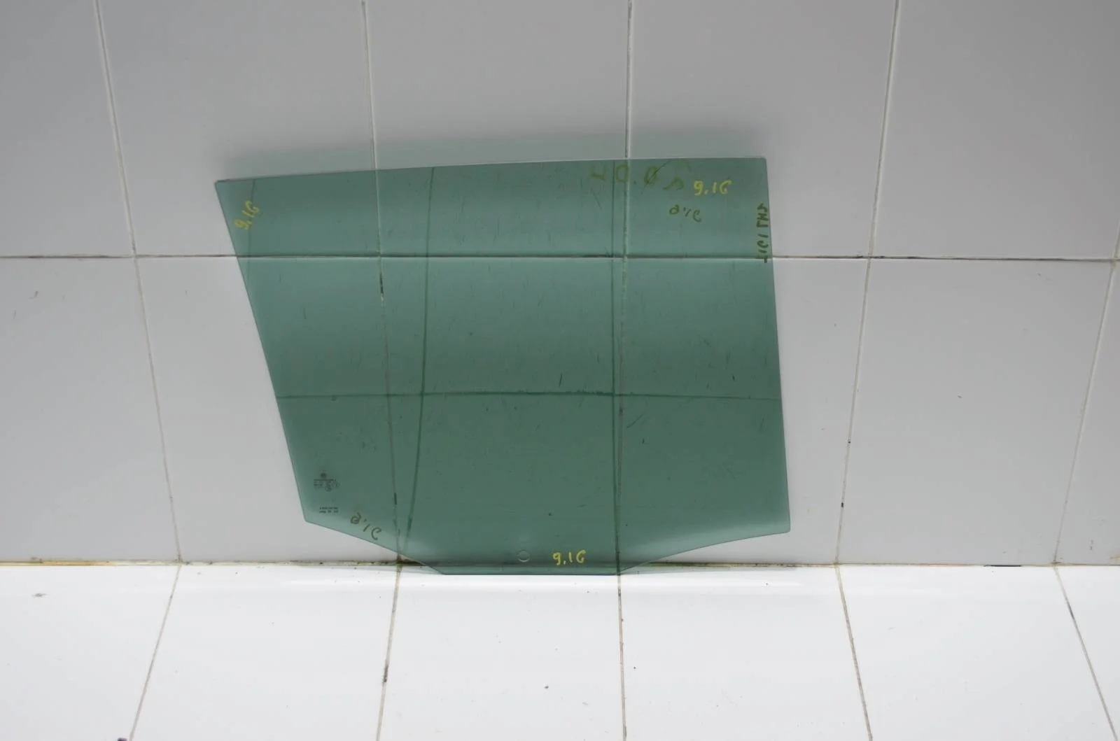 Стекло двери VOLKSWAGEN TIGUAN 2010 5N0845025A 5N, заднее левое