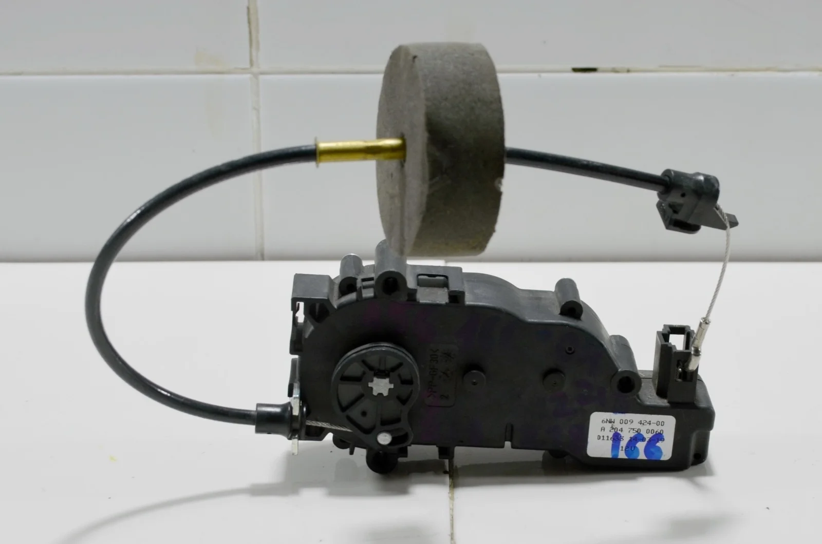 Активатор замка багажника MERCEDES-BENZ C-Class A2047500060 W204