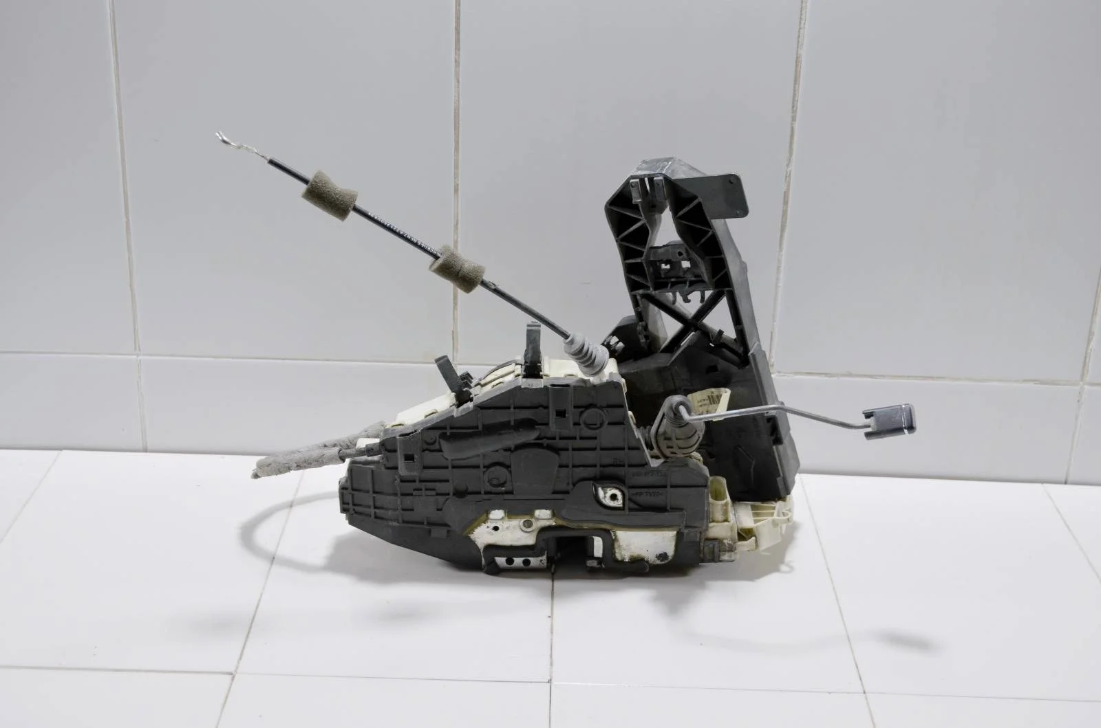 Замок двери MERCEDES-BENZ S-Class A2217205035 W221, передний правый