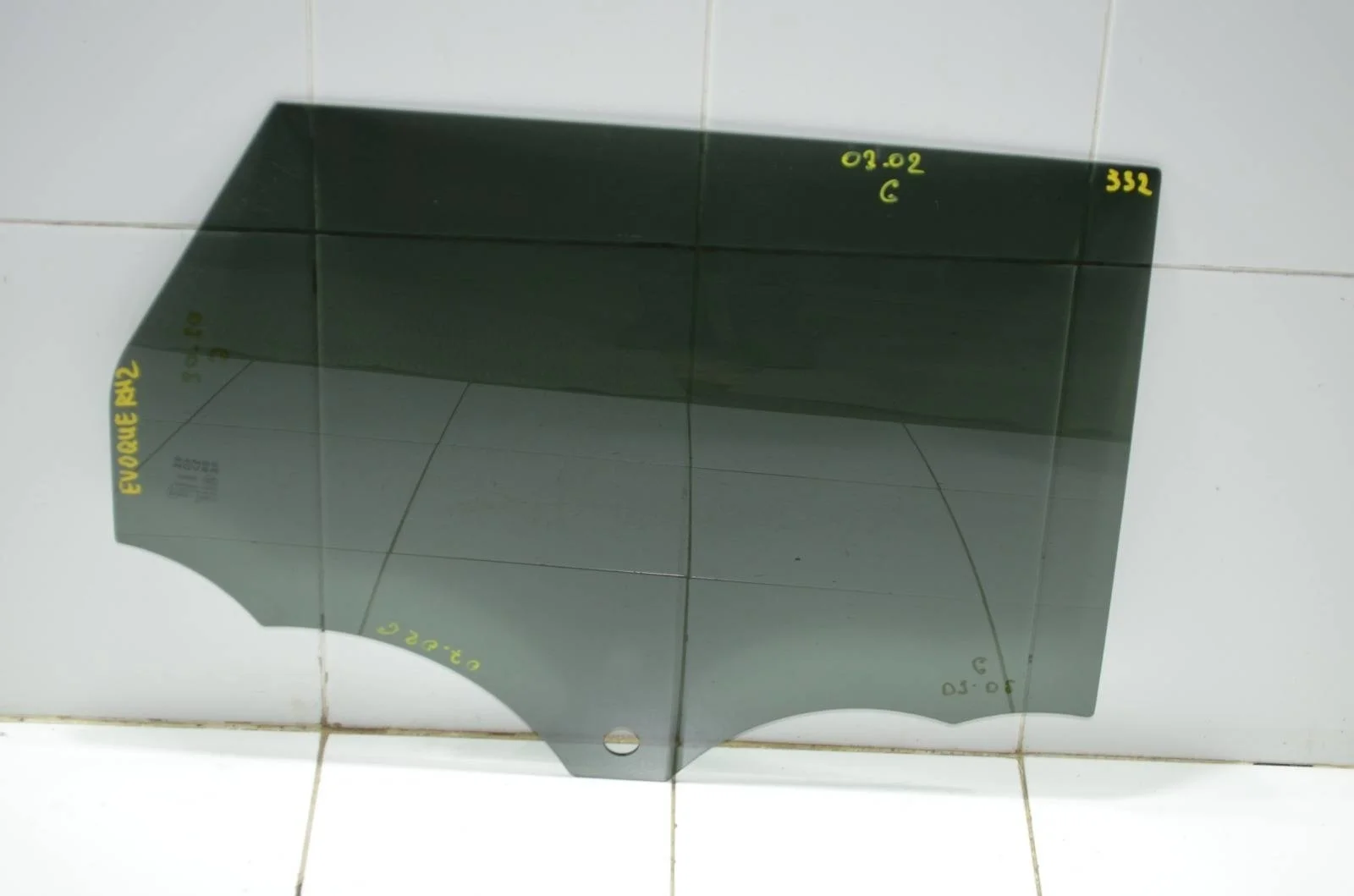 Стекло двери Land Rover RANGE ROVER EVOQUE 2011-2018 LR026714 L538, заднее правое