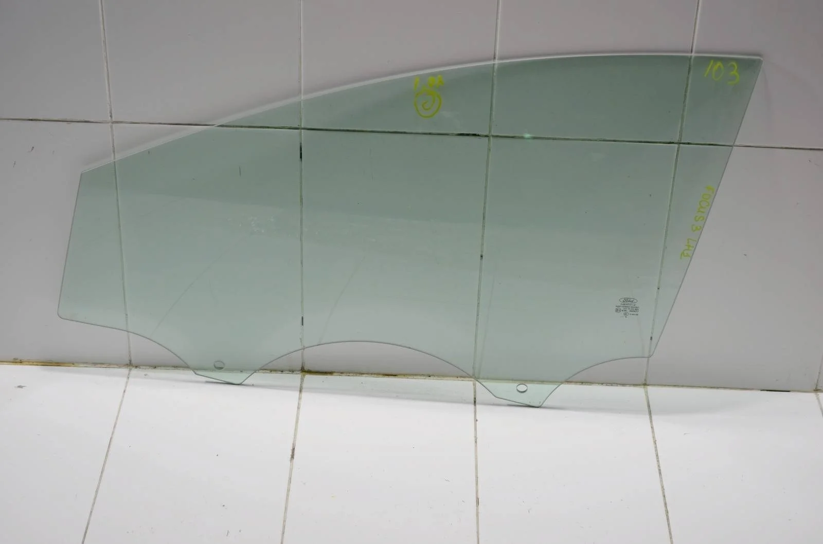 Стекло двери Ford Focus 2015 5298775 CEW, переднее левое