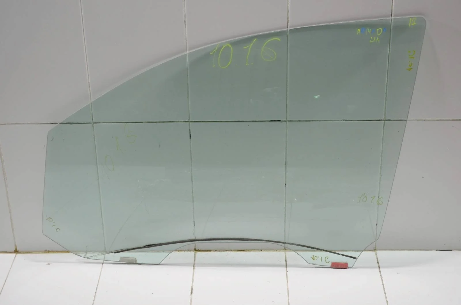 Стекло двери NISSAN ARMADA 2005 803017S000 TA60, переднее левое