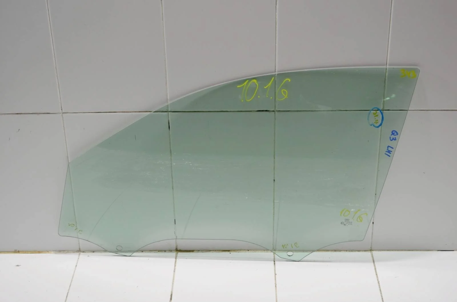 Стекло двери AUDI Q3 2011+ 8U0845201 8U, переднее левое