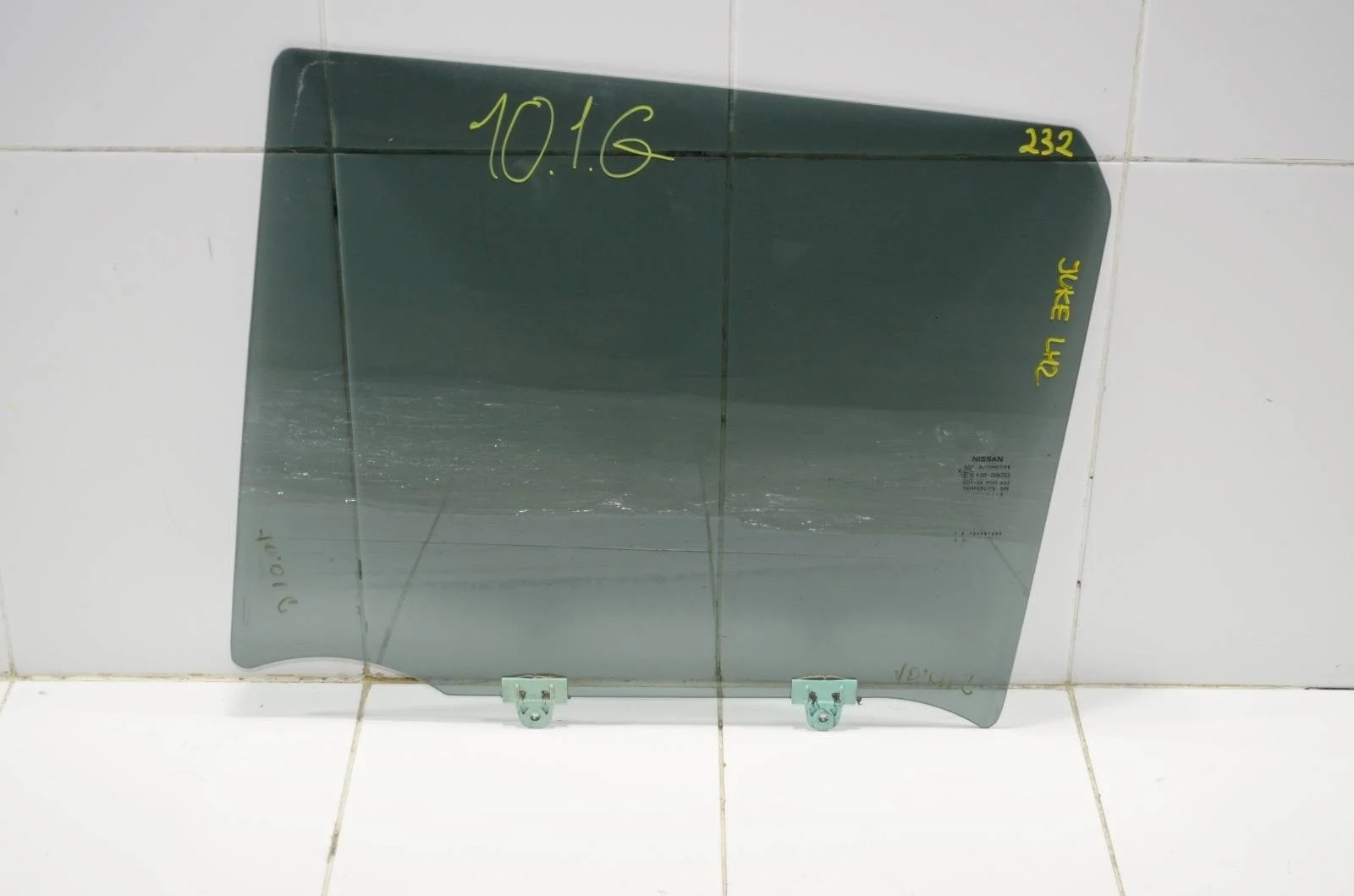 Стекло двери NISSAN JUKE 2015 823011KK1A F15, заднее левое