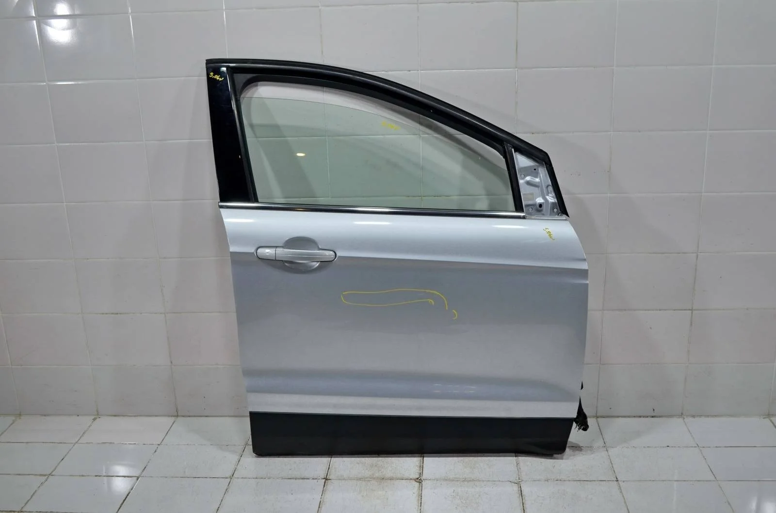 Дверь Ford Kuga 2012+ 2387793 CBS, передняя правая