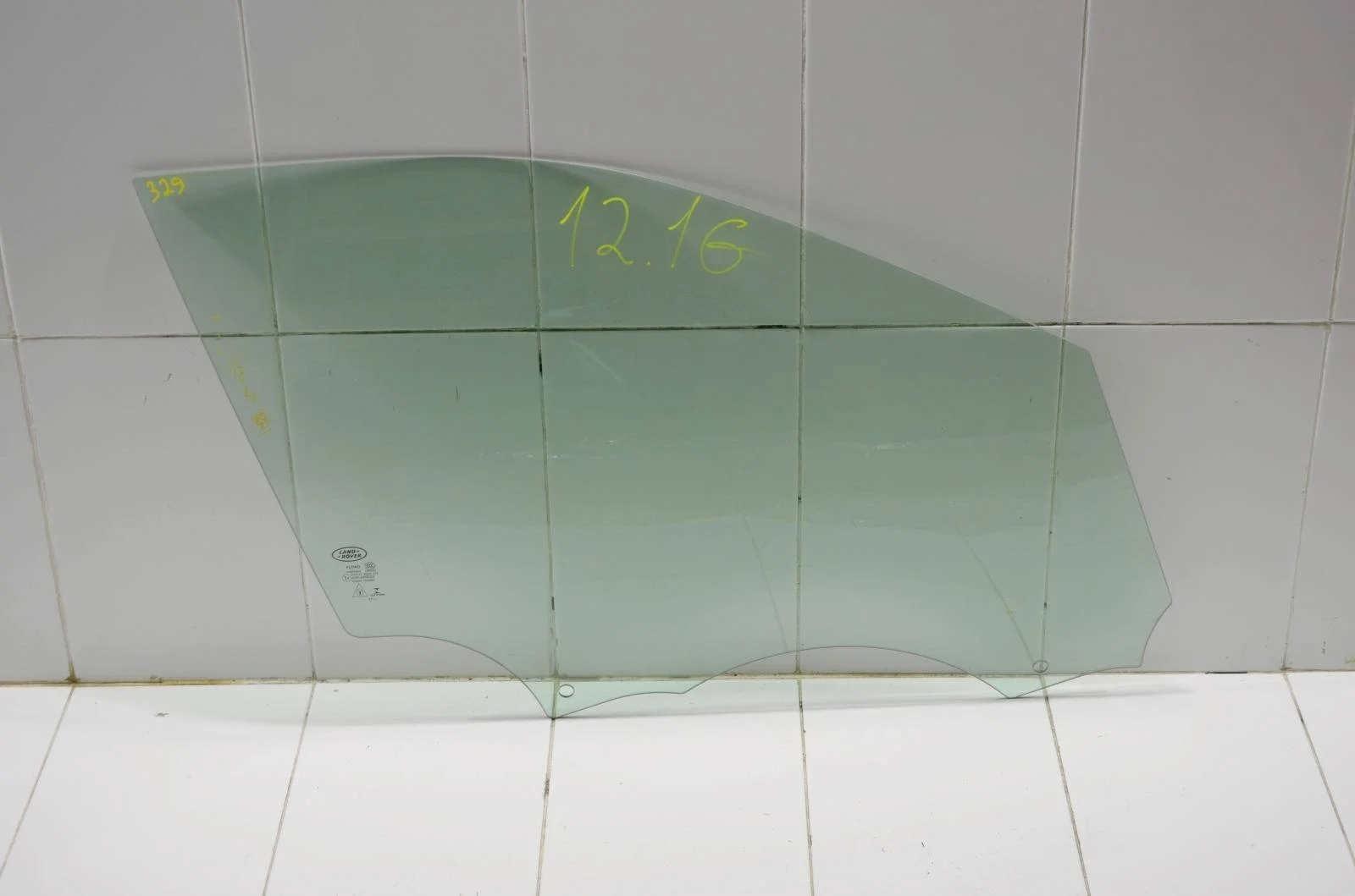 Стекло двери LAND ROVER DISCOVERY SPORT 2015+ LR080134 L550, переднее правое