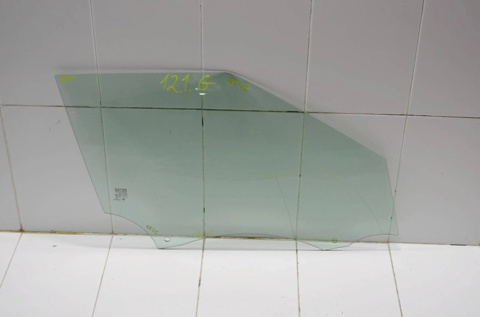 Стекло двери Land Rover RANGE ROVER EVOQUE 2013 LR026302 L538, переднее правое