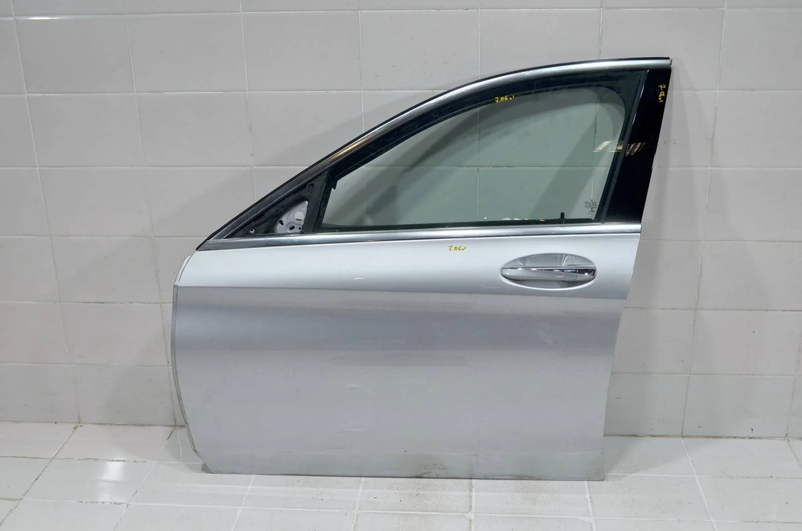 Дверь MERCEDES-BENZ C-Class 2013+ A2057200105 W205, передняя левая