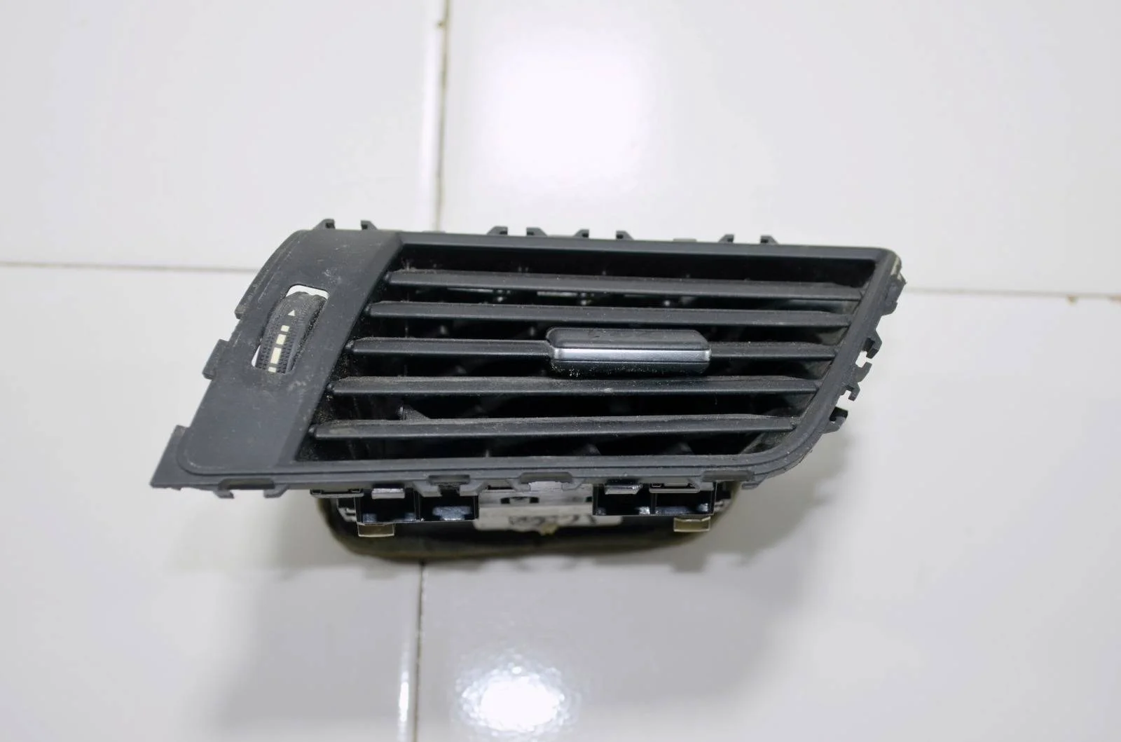 Дефлектор воздушный MERCEDES-BENZ GLE-Class A1668300254 W166, передний правый