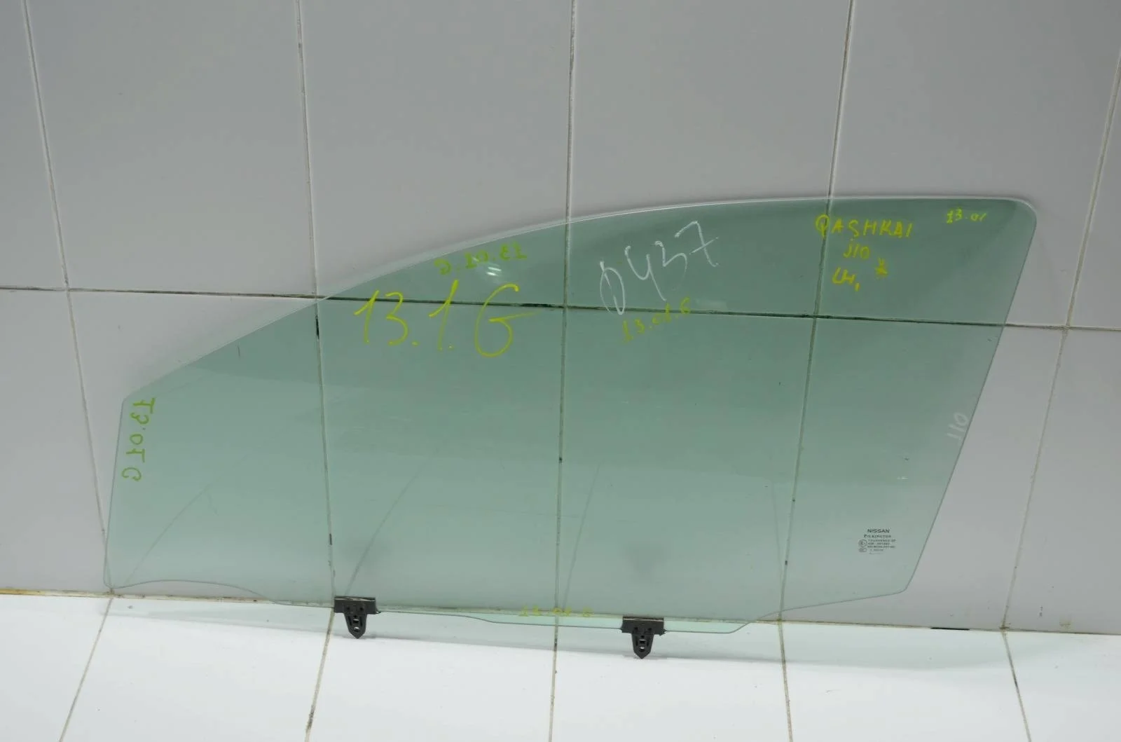 Стекло двери NISSAN QASHQAI 2006+ 80301JD000 J10, переднее левое