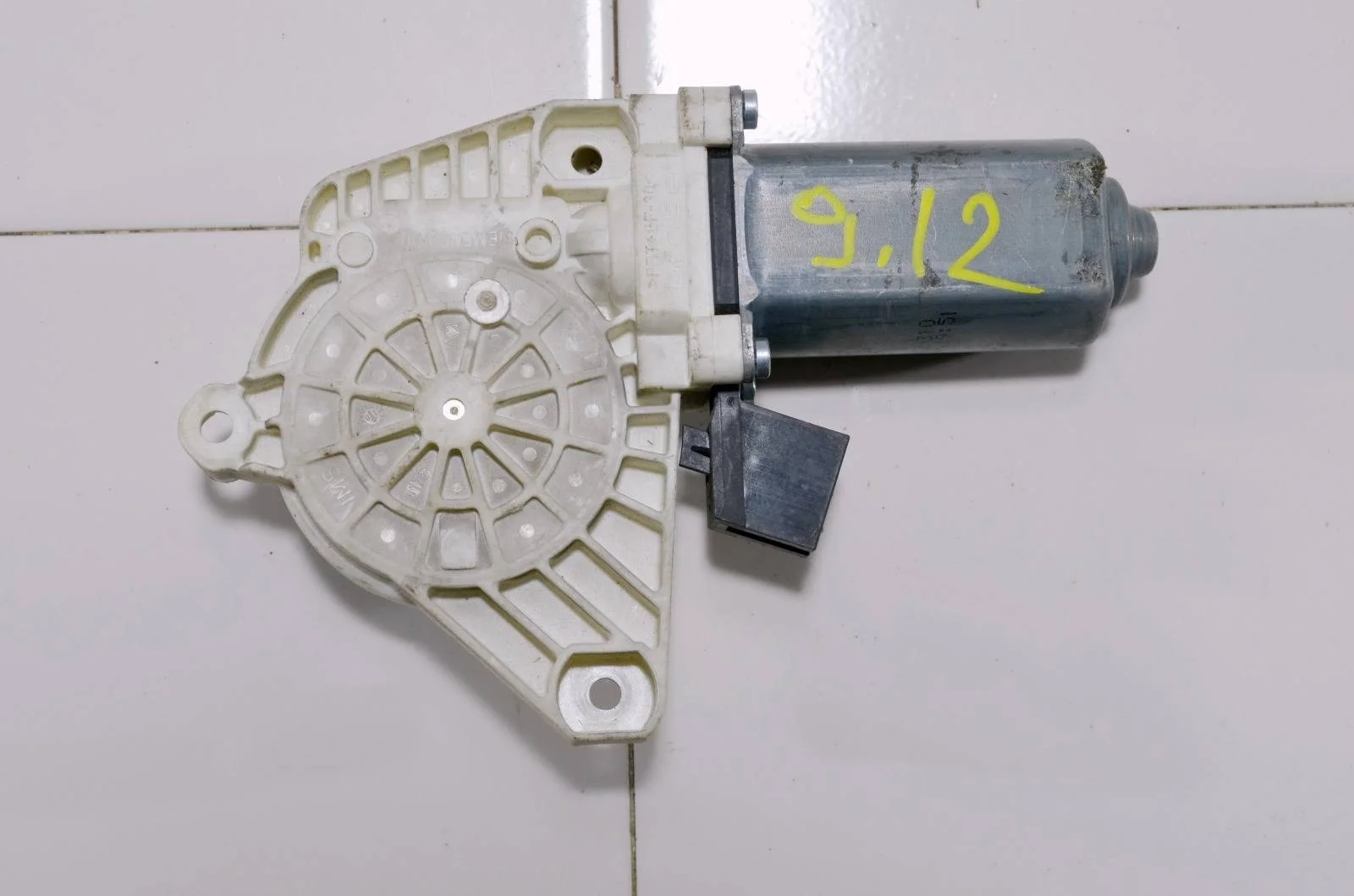 Моторчик стеклоподъемника Mercedes-Benz S-Class A2218202742 W221, передний левый