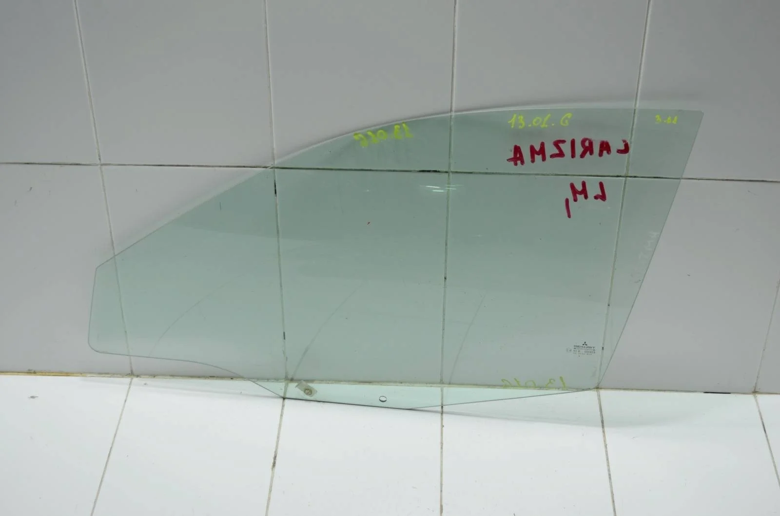 Стекло двери MITSUBISHI Carisma 1997 MR720212 DA, переднее левое