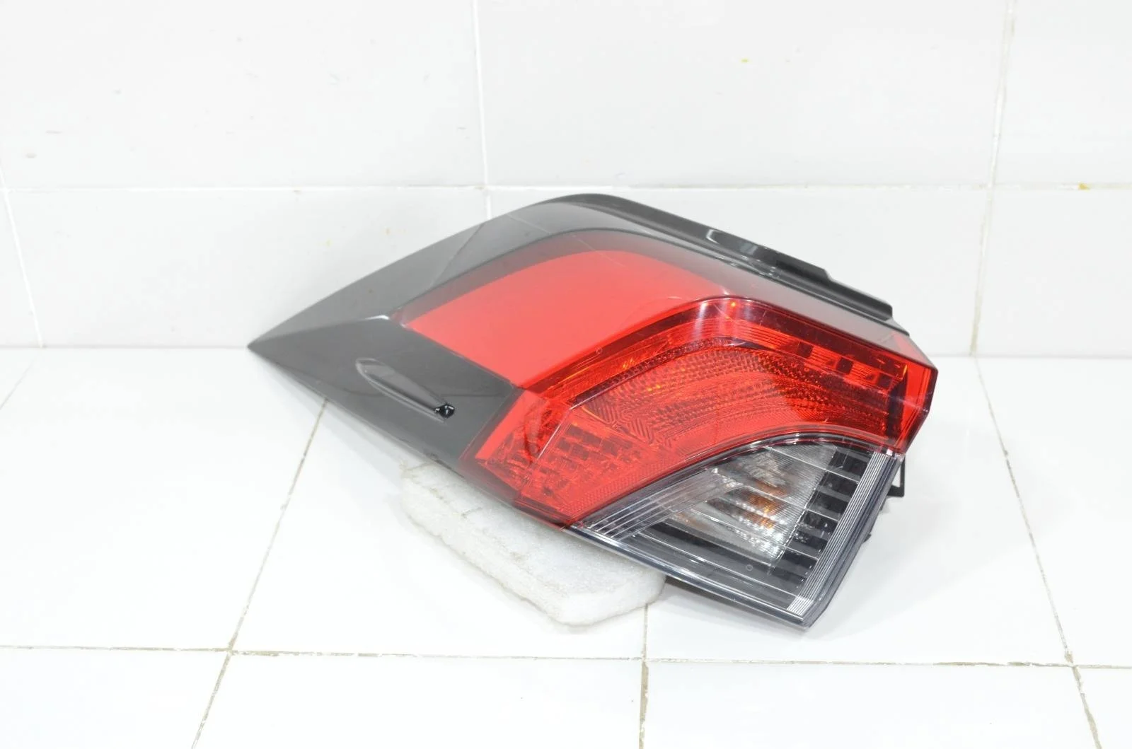 Фонарь TOYOTA RAV4 2018+ 8156142230 A50, левый